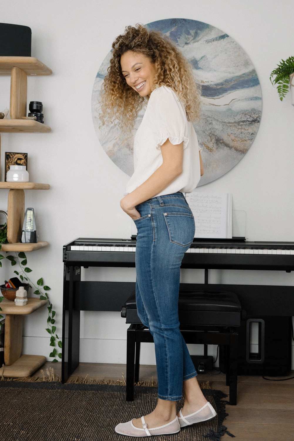 Abbey Relaxed Fit in Vintage Wash