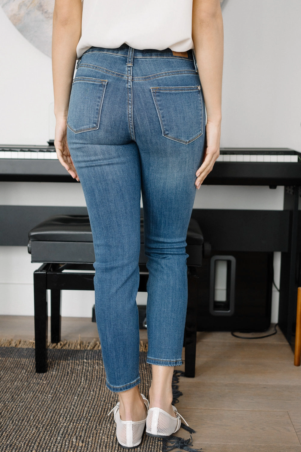 Abbey Relaxed Fit in Vintage Wash
