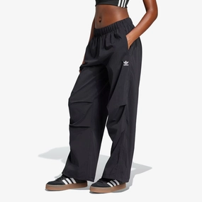 Adidas Originals | ESSENTIALS RIPSTOP PARACHUTE PANTS { BLACK