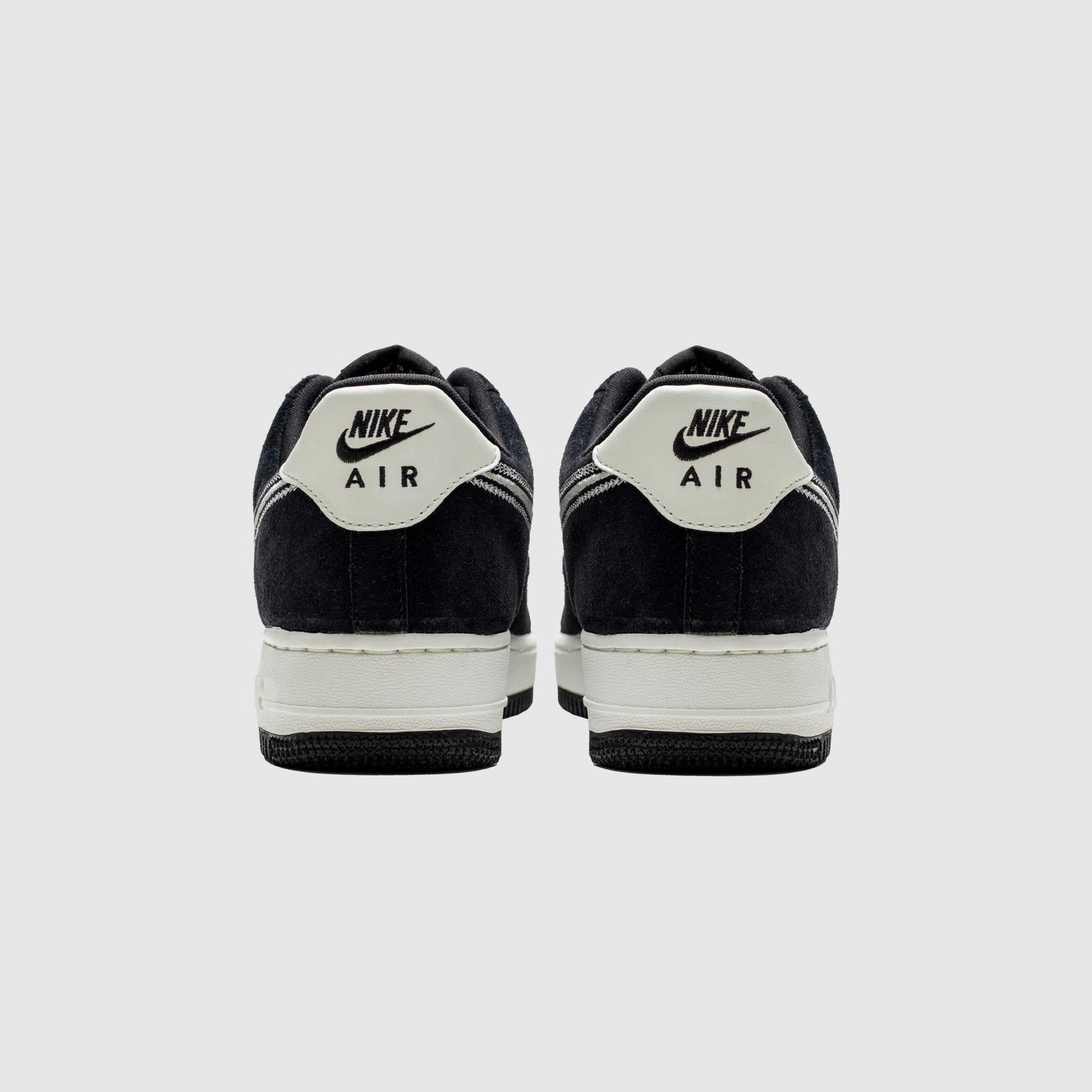 AIR FORCE 1 '07 LV8 BLACK & SAIL