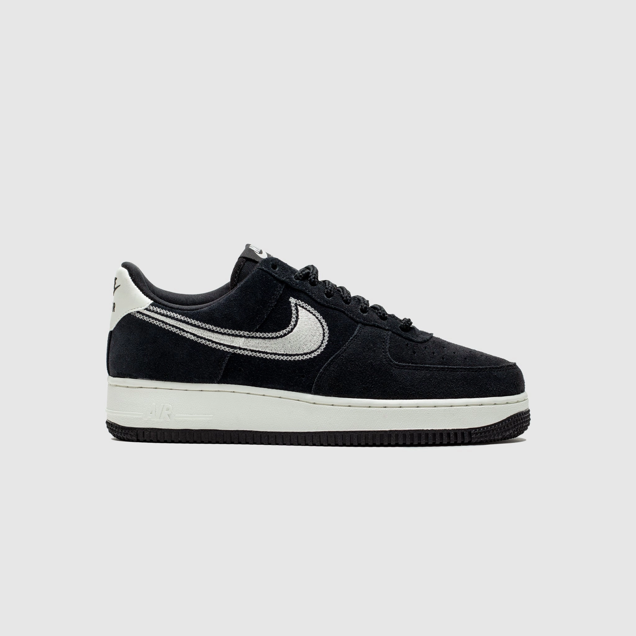 AIR FORCE 1 '07 LV8 BLACK & SAIL