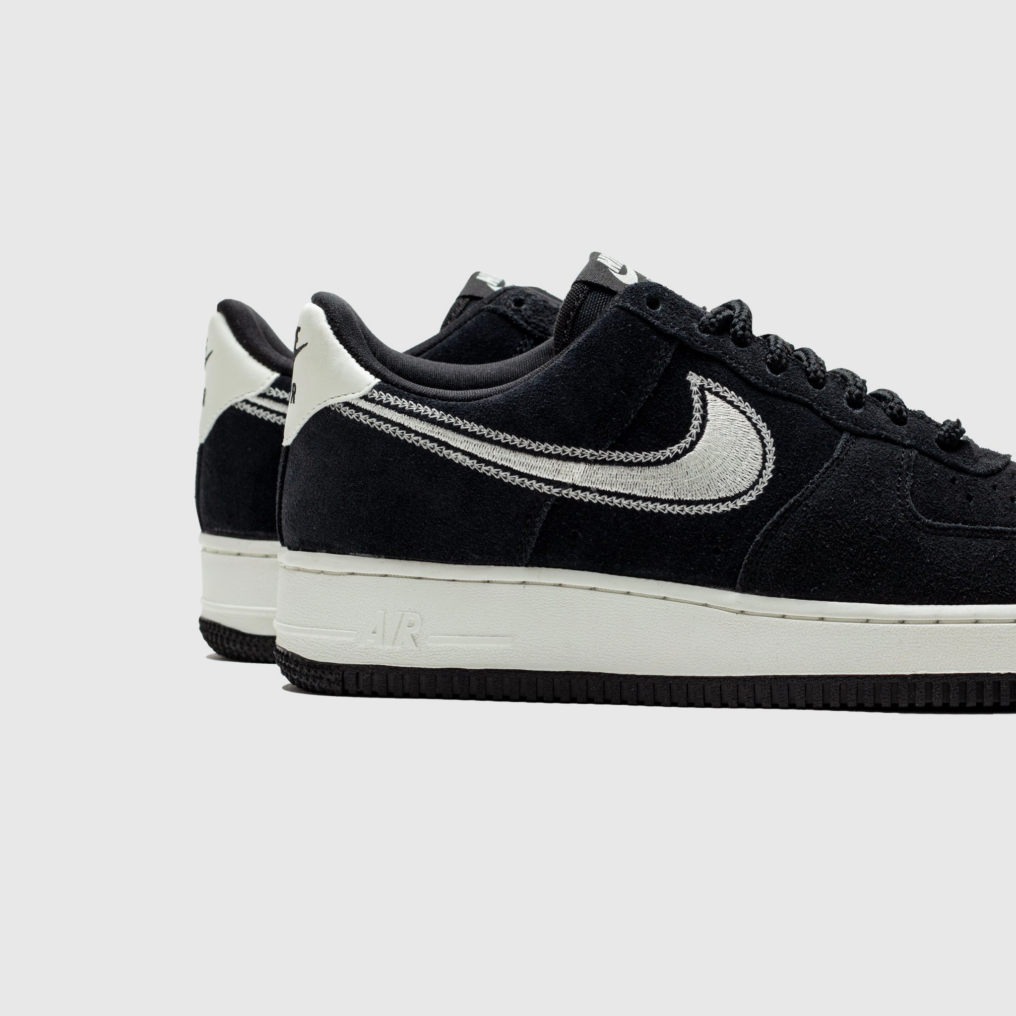 AIR FORCE 1 '07 LV8 BLACK & SAIL