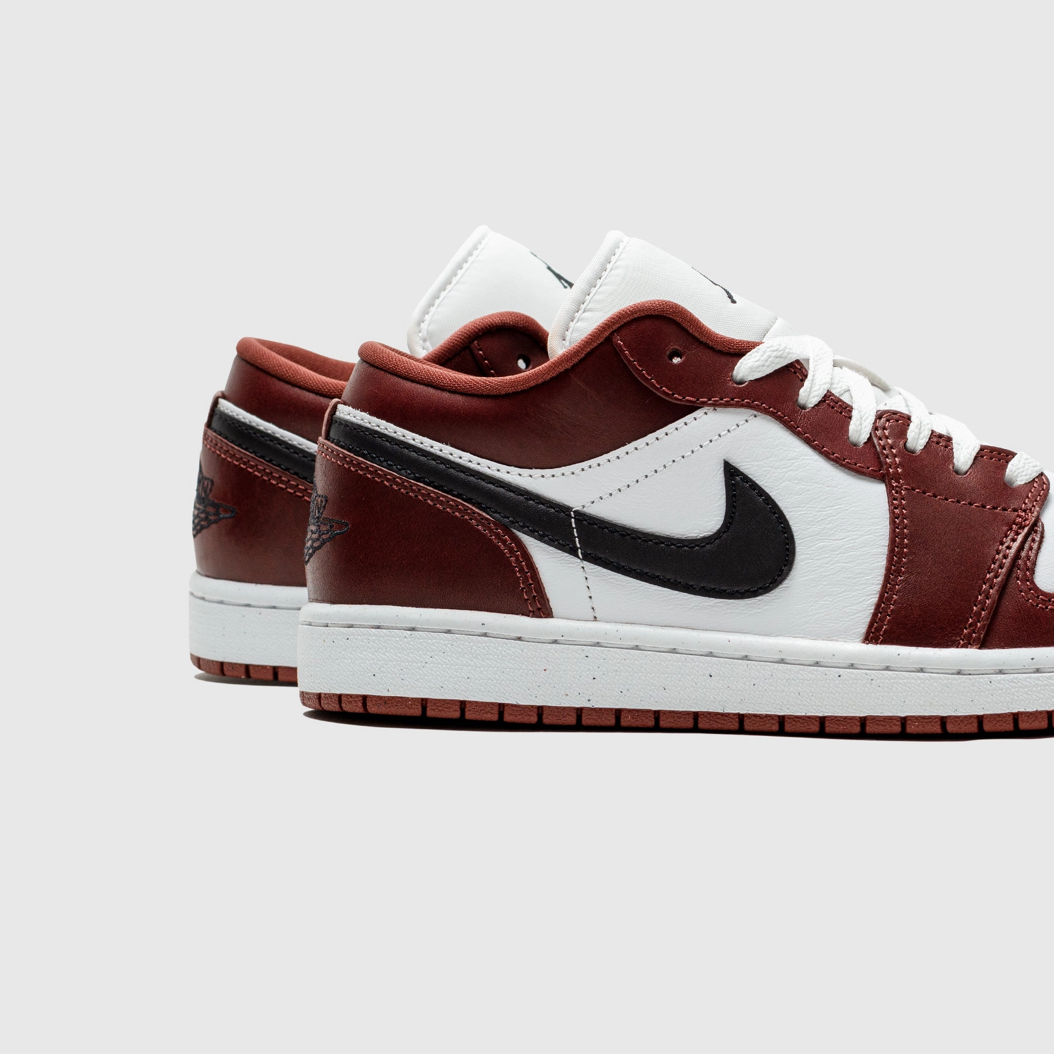 AIR JORDAN 1 LOW SE DARK PONY