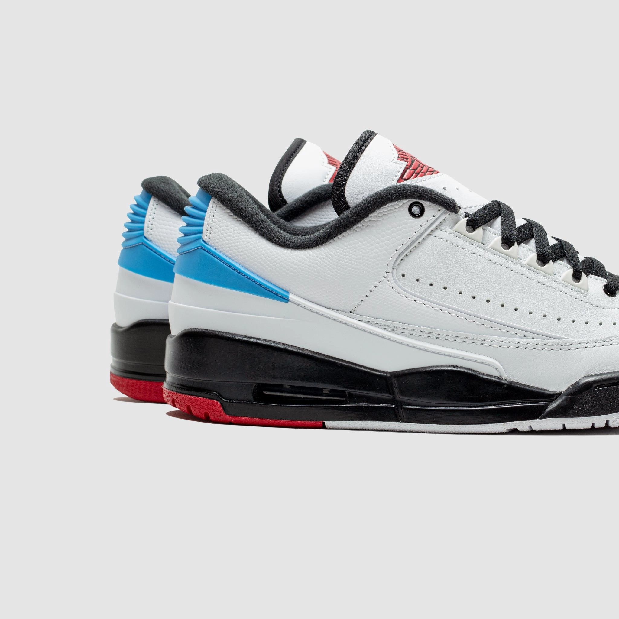 AIR JORDAN 2/3 UNC TO CHI