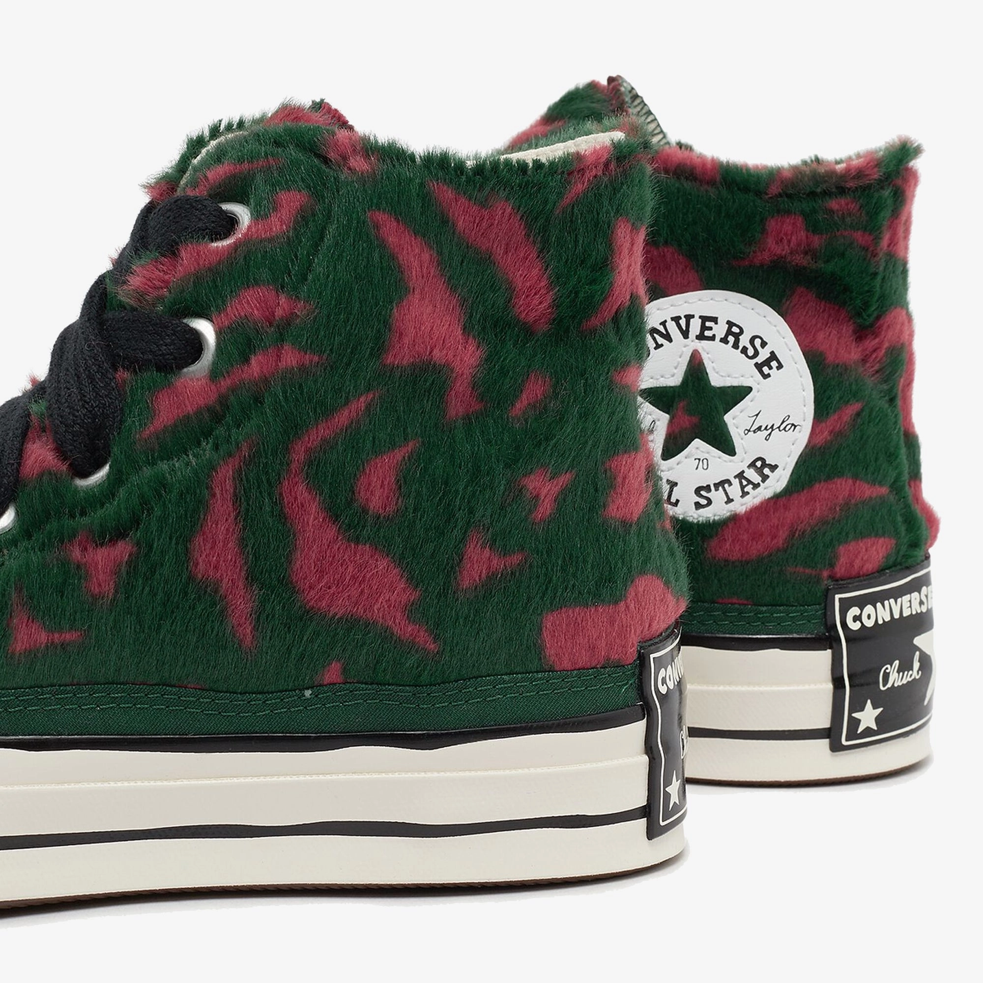 CONVERSE | CHUCK 70 LUXE PLUSH { RED/WHITE