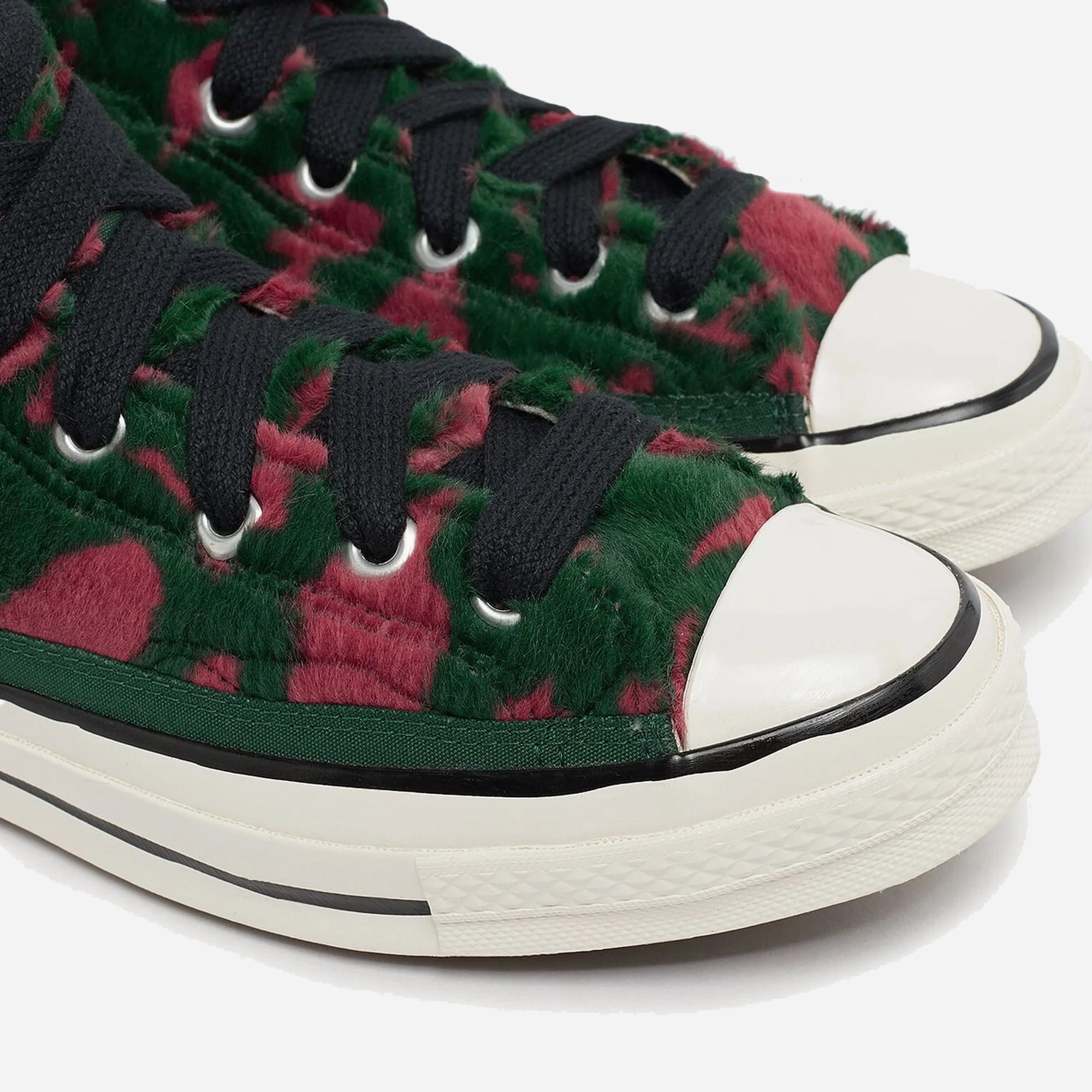 CONVERSE | CHUCK 70 LUXE PLUSH { RED/WHITE