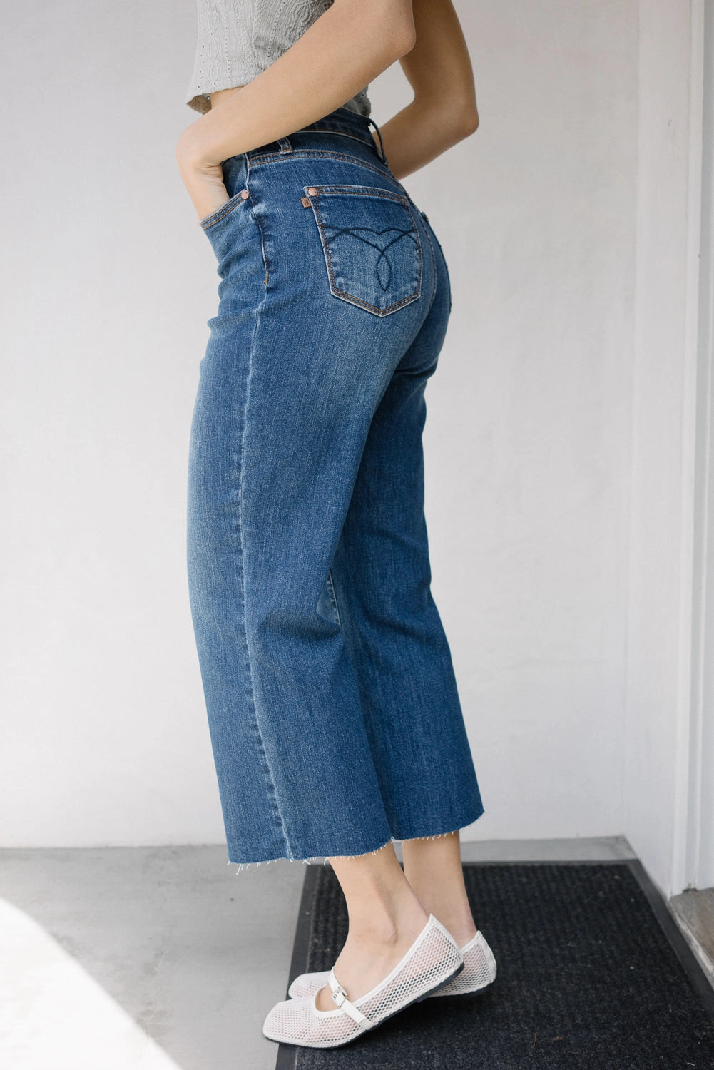 Dolly High Rise Back Pocket Classic Cropped Wide Leg Jeans