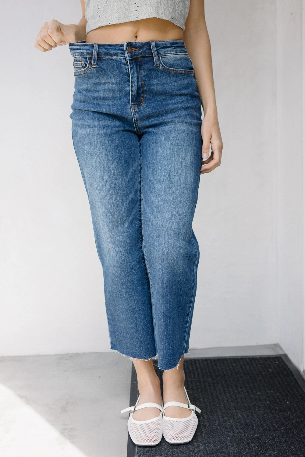 Dolly High Rise Back Pocket Classic Cropped Wide Leg Jeans