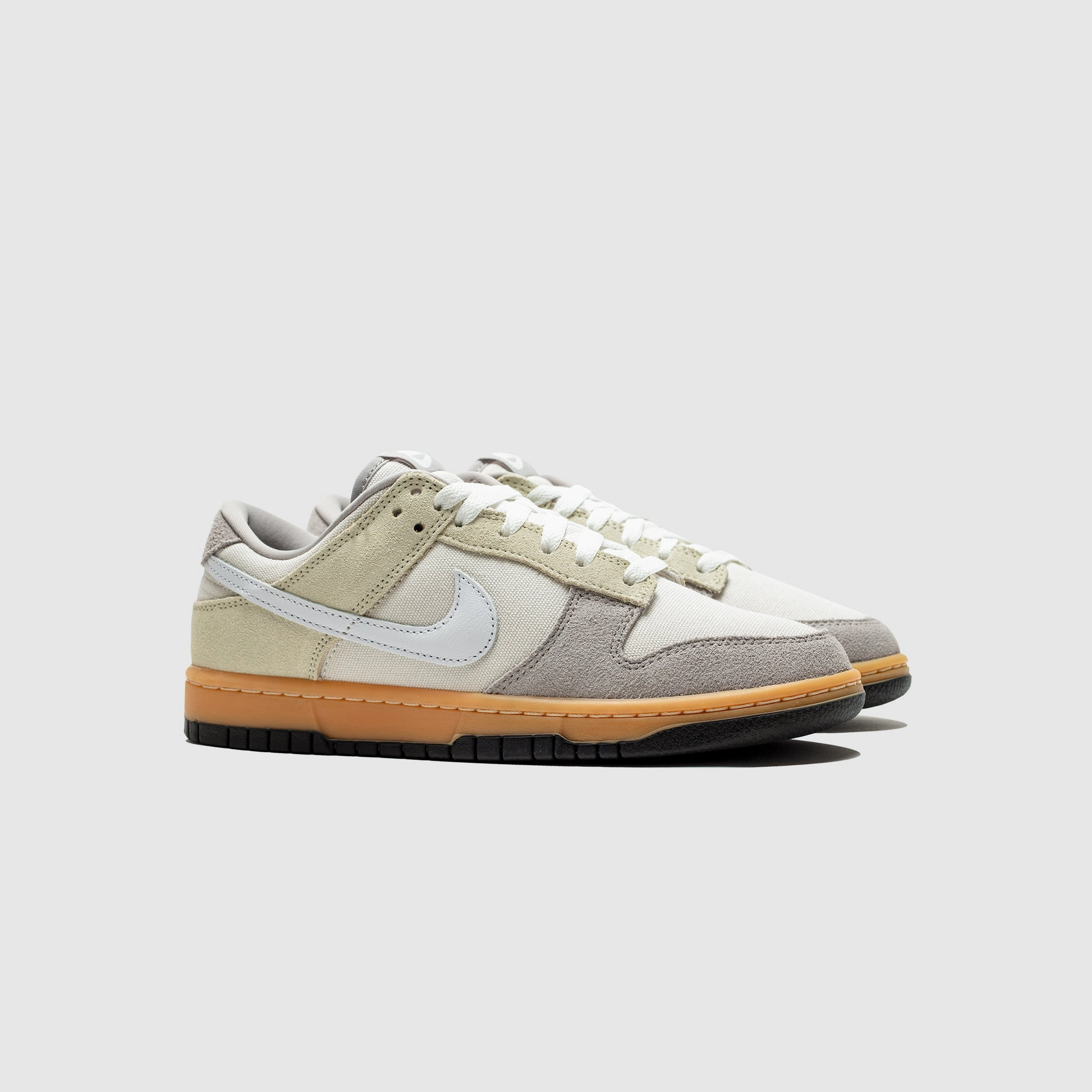 DUNK LOW PHANTOM & COLLEGE GREY