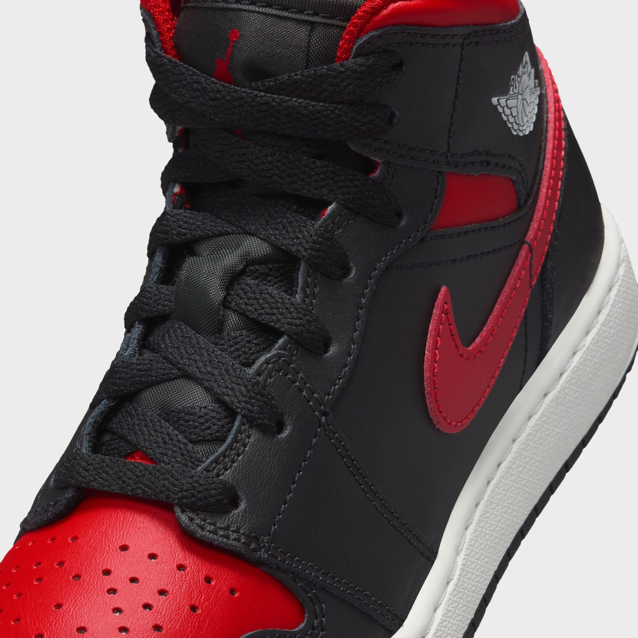 Jordan 1 Mid GS Black / Varsity Red - Summit White