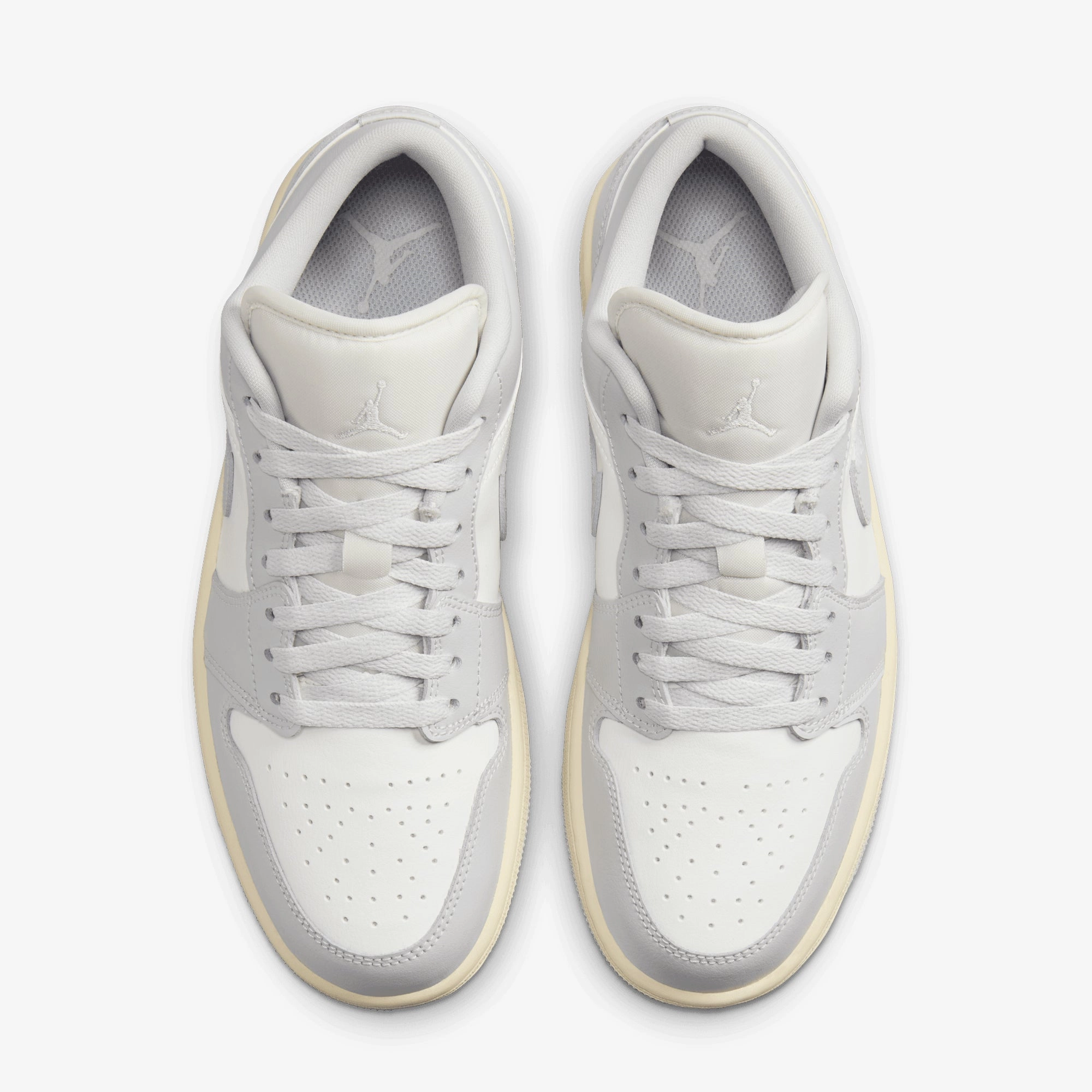 JORDAN | AIR JORDAN 1 LOW { SAIL/NEUTRAL GREY-COCONUT MILK