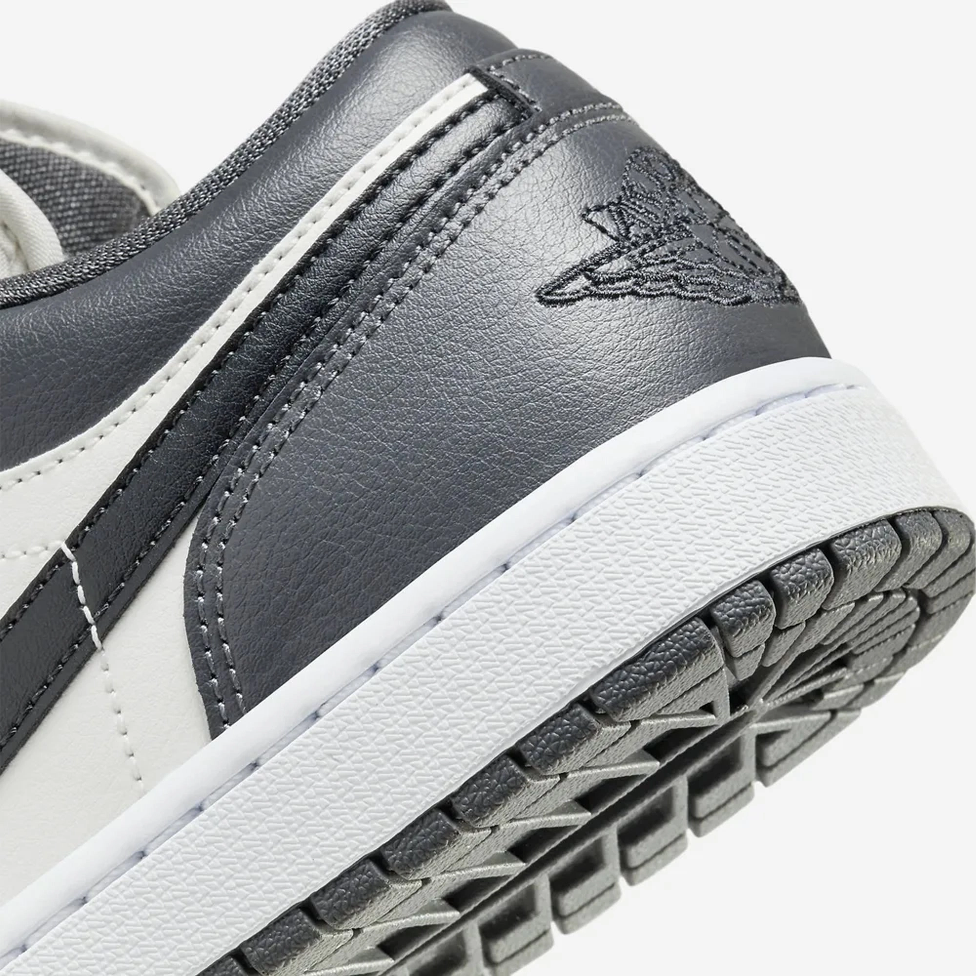Jordan | AIR JORDAN 1 LOW  { SAIL/OFF NOIR-DARK GREY-WHITE