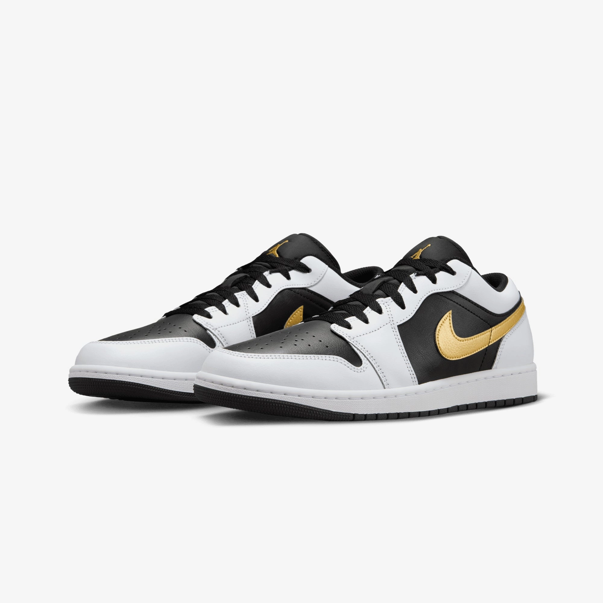 JORDAN | AIR JORDAN 1 LOW { WHITE/METALLIC GOLD-BLACK