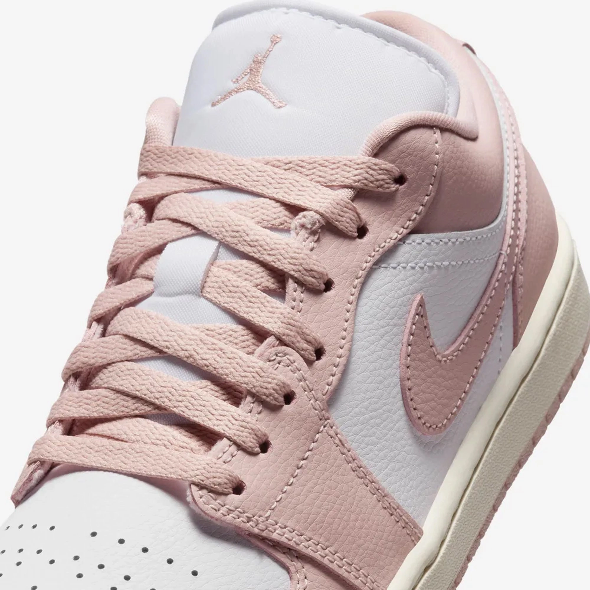 Jordan | AIR JORDAN 1 LOW { WHITE/PINK OXFORD-SAIL