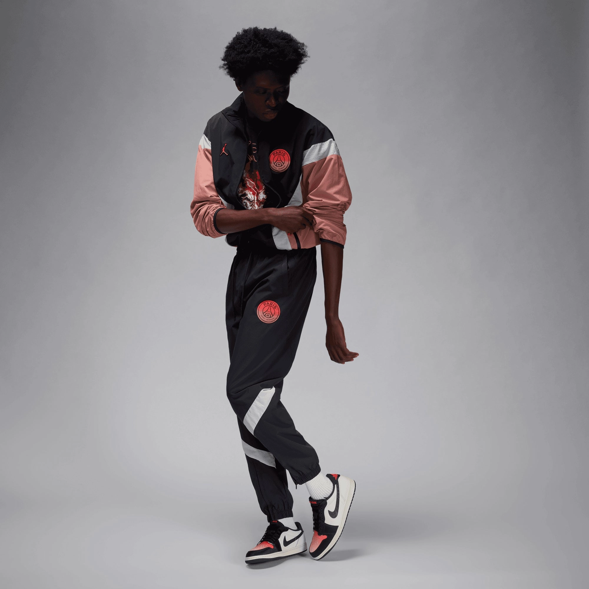 JORDAN | AIR JORDAN 1 RETRO LOW PARIS SAINT-GERMAIN { SAIL/OFF NOIR-INFRARED 23-PINK OXFORD