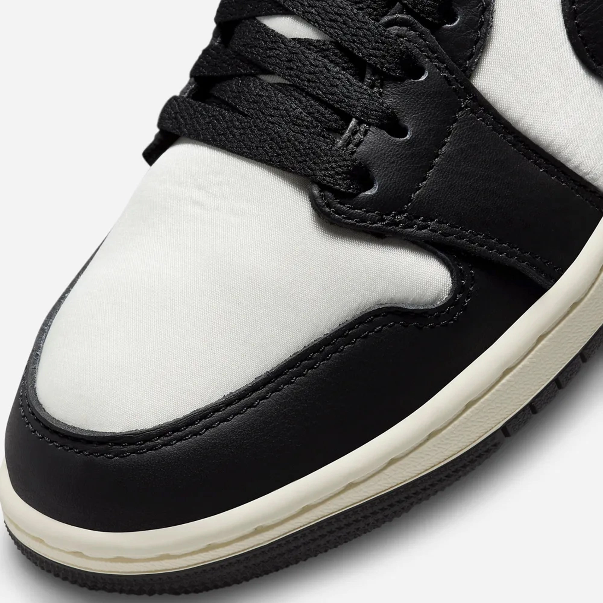 Jordan | AIR JORDAN 1 SE  { SAIL/BLACK-SAIL