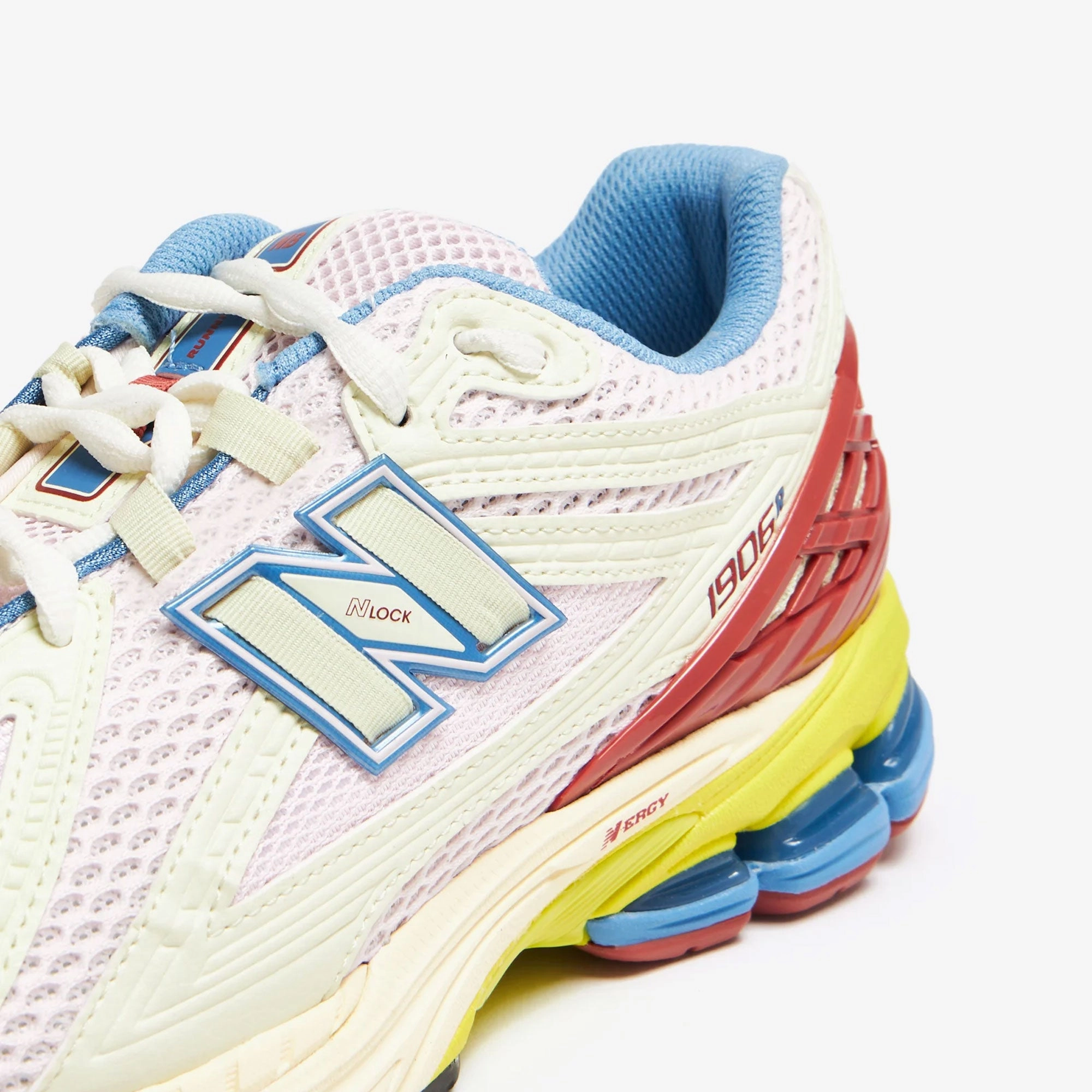 New Balance | 1906R  { DAWN GLOW