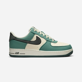 NIKE | AIR FORCE 1'07 LV8 { COCONUT MILK/VINTAGE GREEN-BICOASTAL