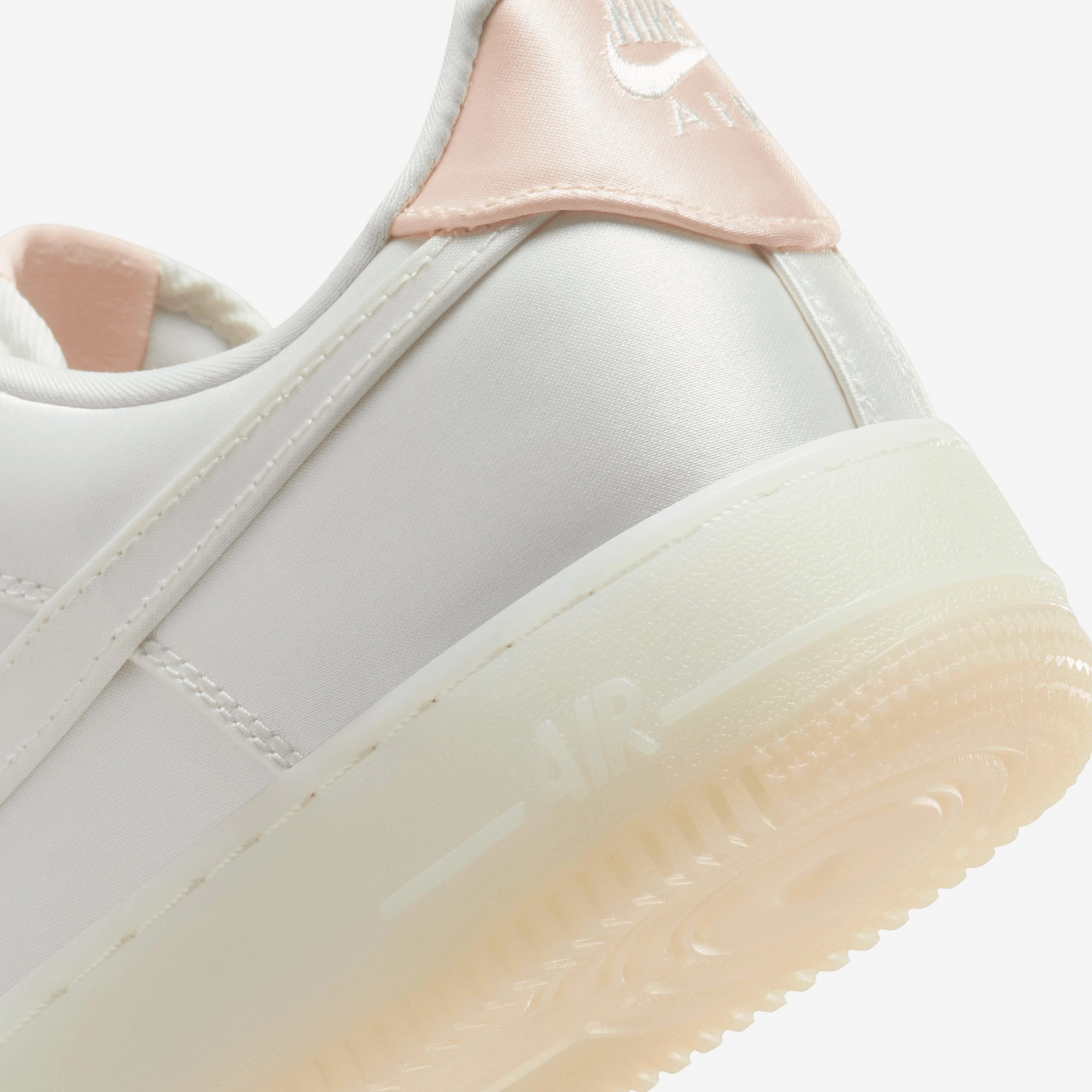 NIKE | AIR FORCE 1 '07 LV8 { SAIL/SAIL-BARELY ORANGE