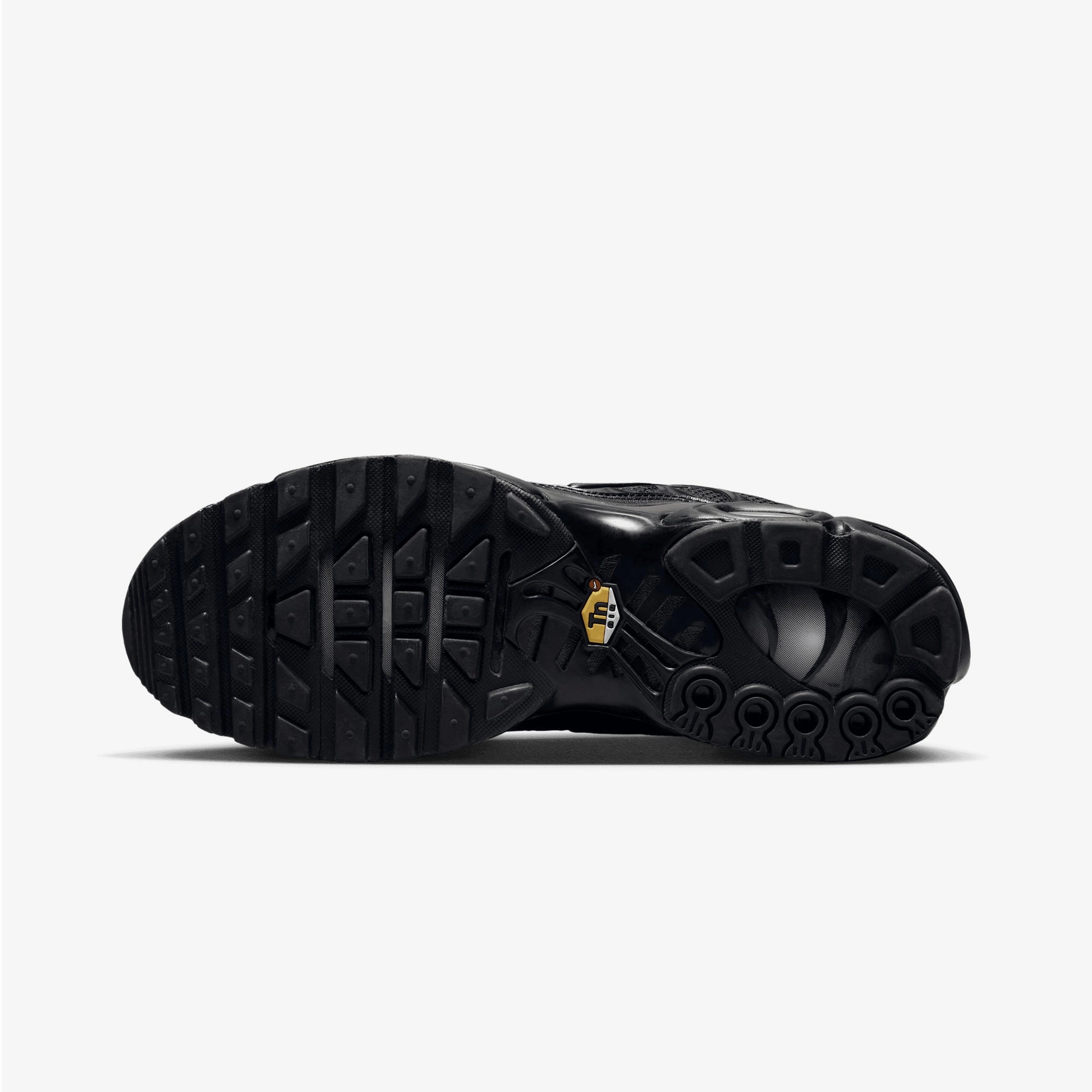 NIKE | AIR MAX PLUS { BLACK/BLACK-BLACK