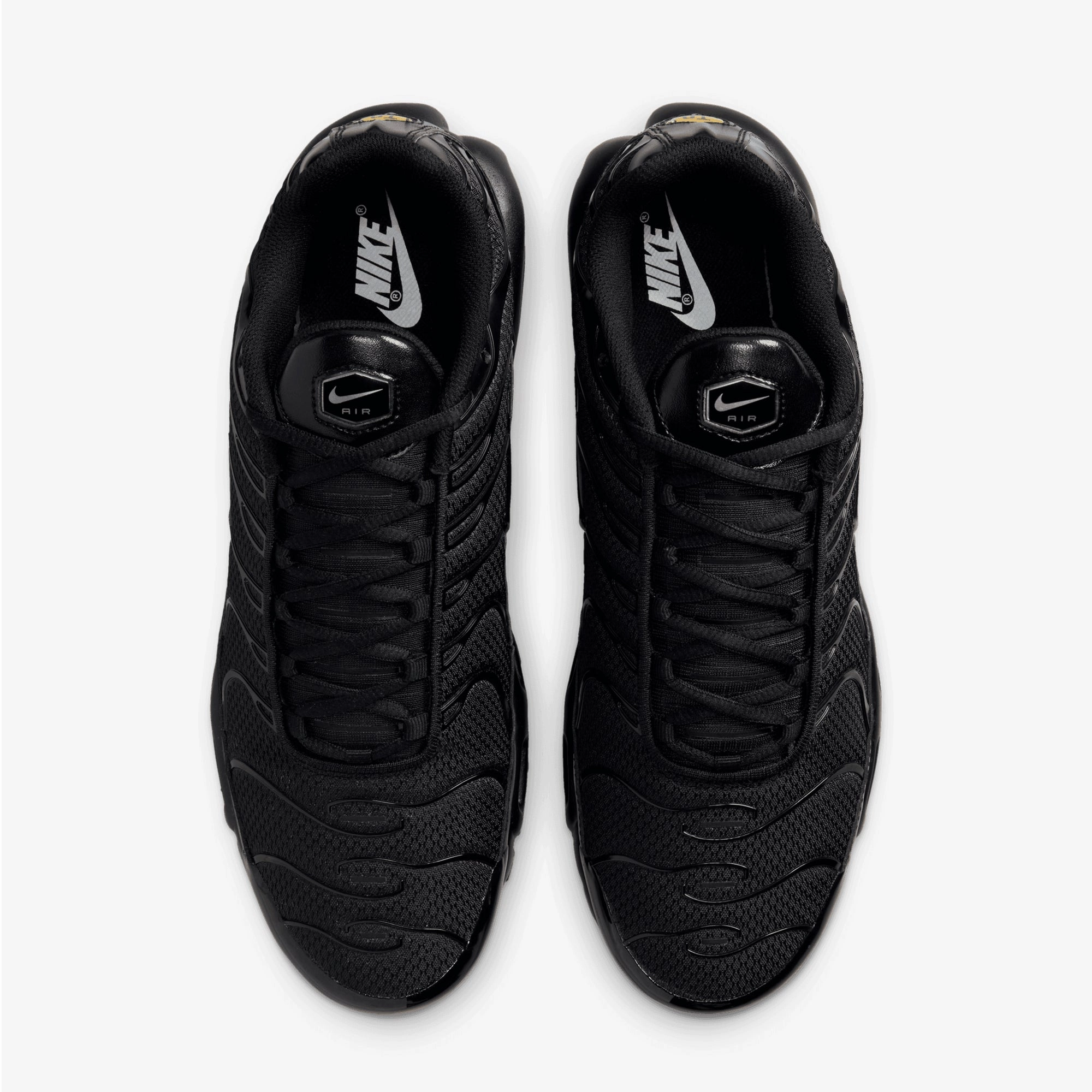 NIKE | AIR MAX PLUS { BLACK/BLACK-BLACK