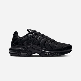NIKE | AIR MAX PLUS { BLACK/BLACK-BLACK