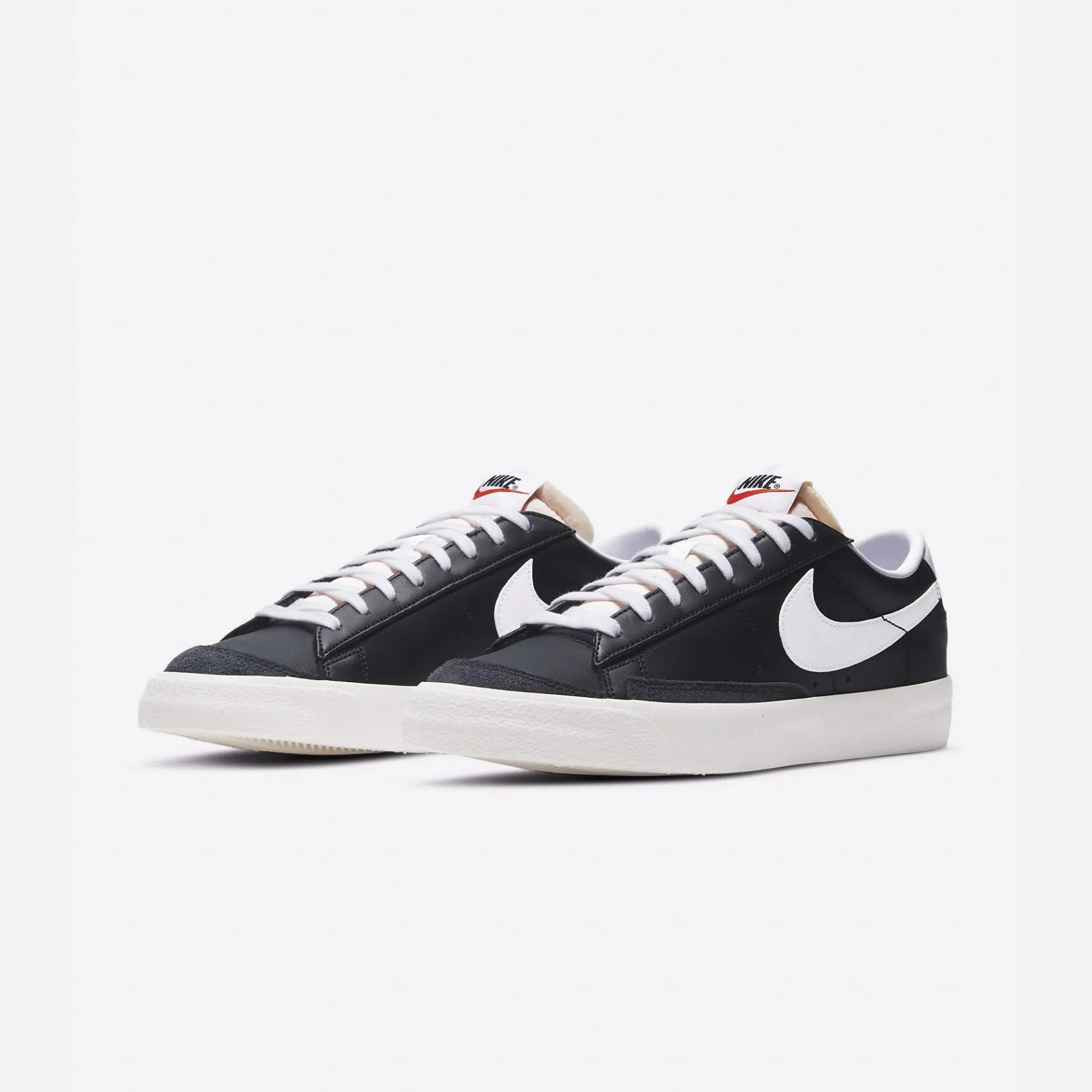 Nike | BLAZER LOW '77 VINTAGE { BLACK/WHITE