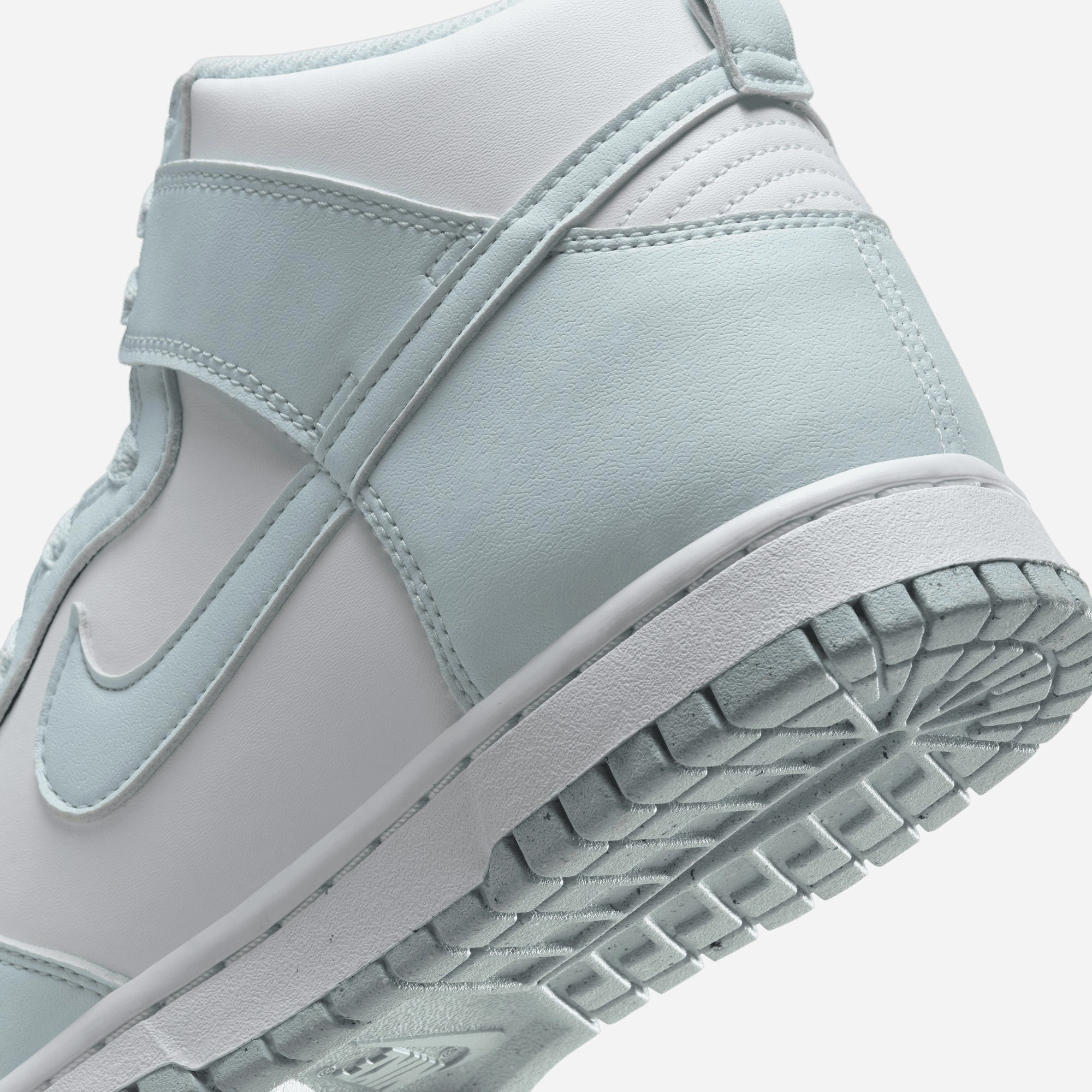 NIKE | DUNK HIGH NEXT NATURE { WHITE/GLACIER BLUE-WHITE