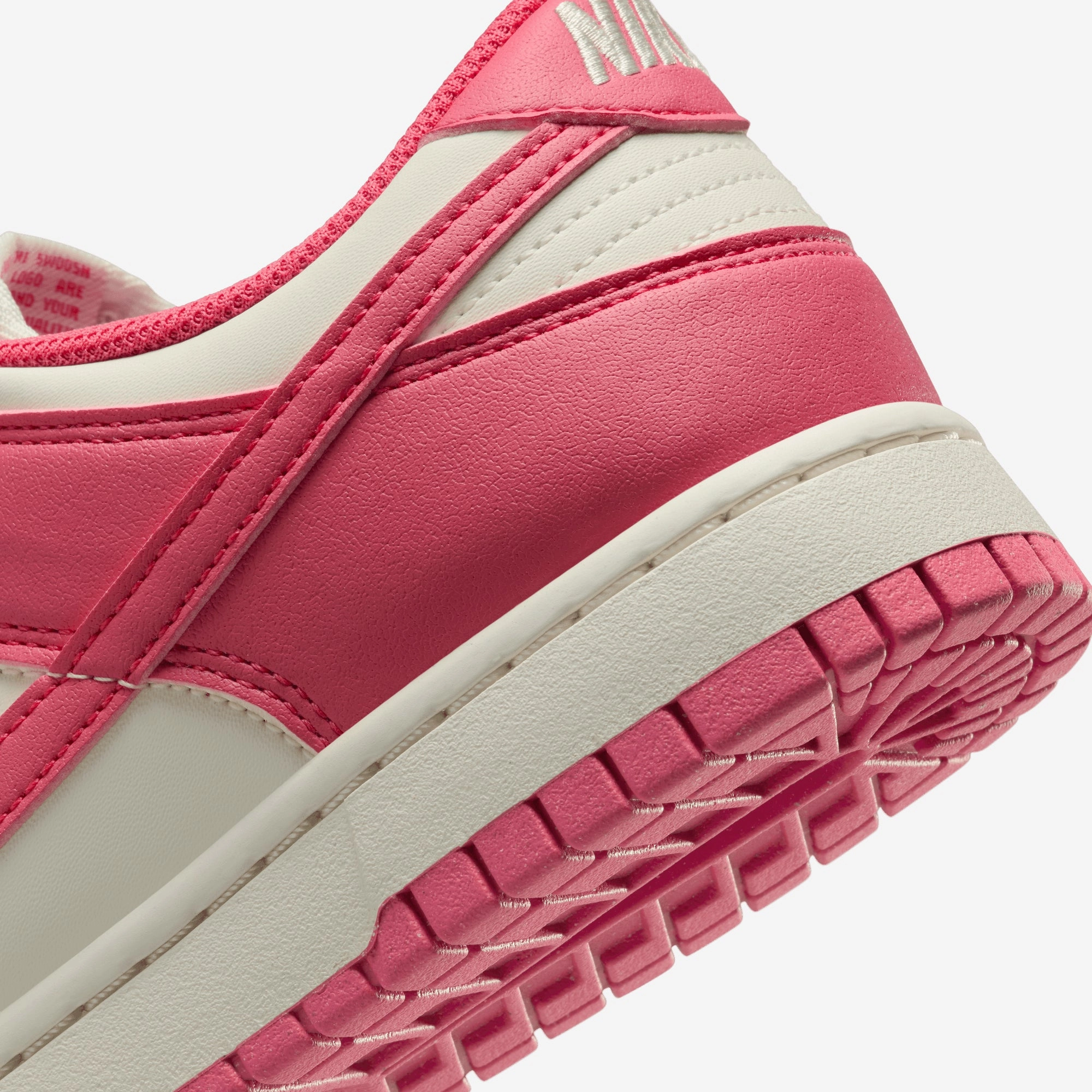 NIKE | DUNK LOW { ASTER PINK/ASTER PINK-SAIL
