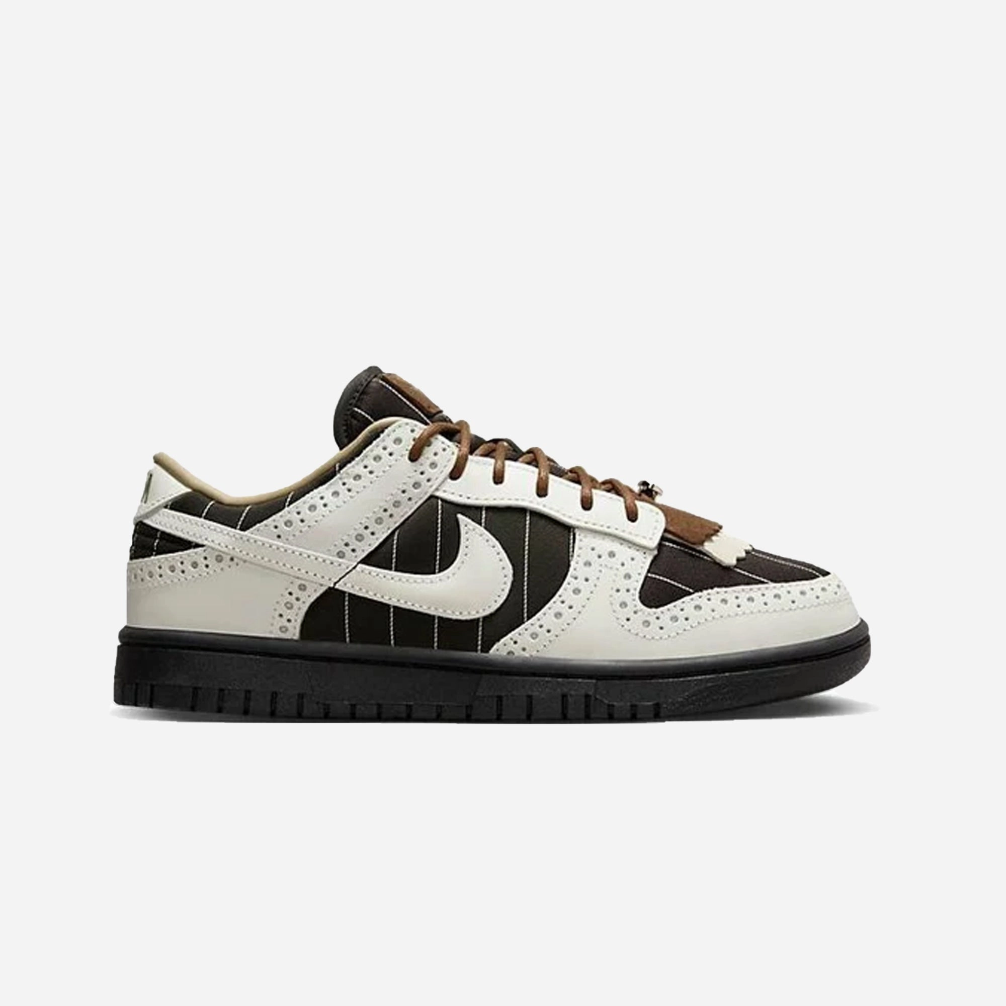 Nike | DUNK LOW LX  { BLACK/SUMMIT WHITE-BLACK-SUMMIT WHITE