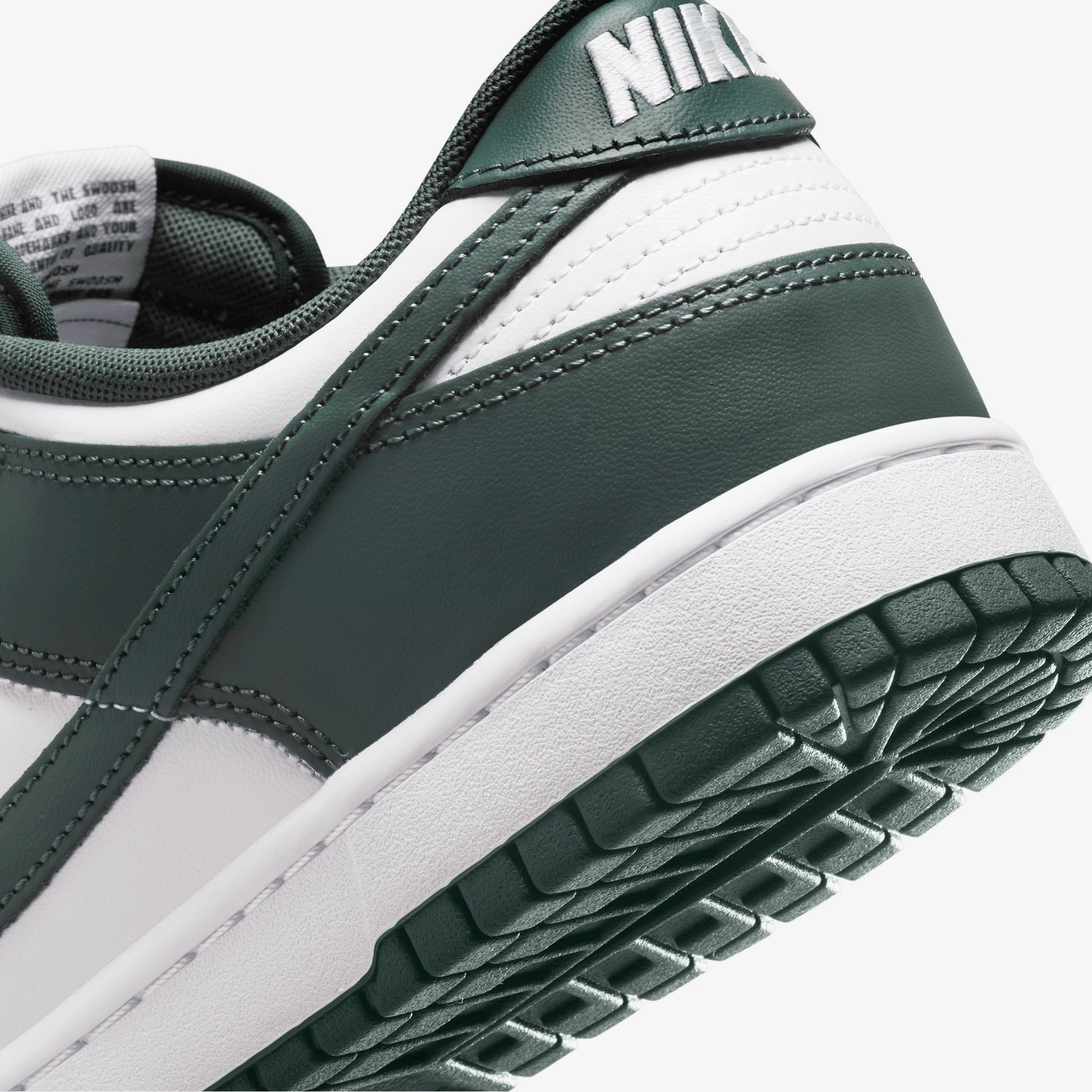 NIKE | DUNK LOW RETRO { WHITE/VINTAGE GREEN-WHITE