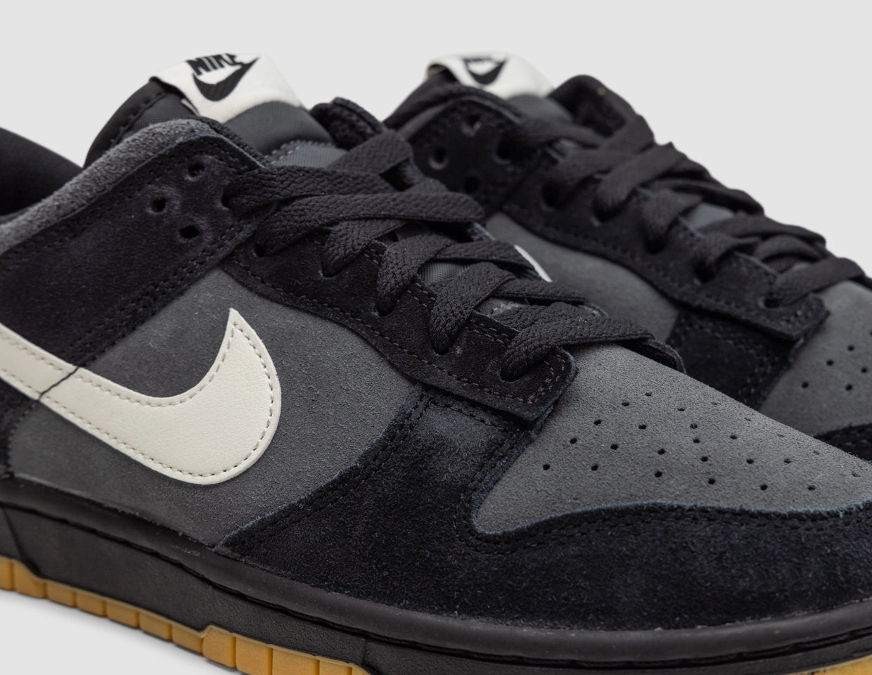Nike Dunk Low Retro SE Black / Pale Ivory - Anthracite