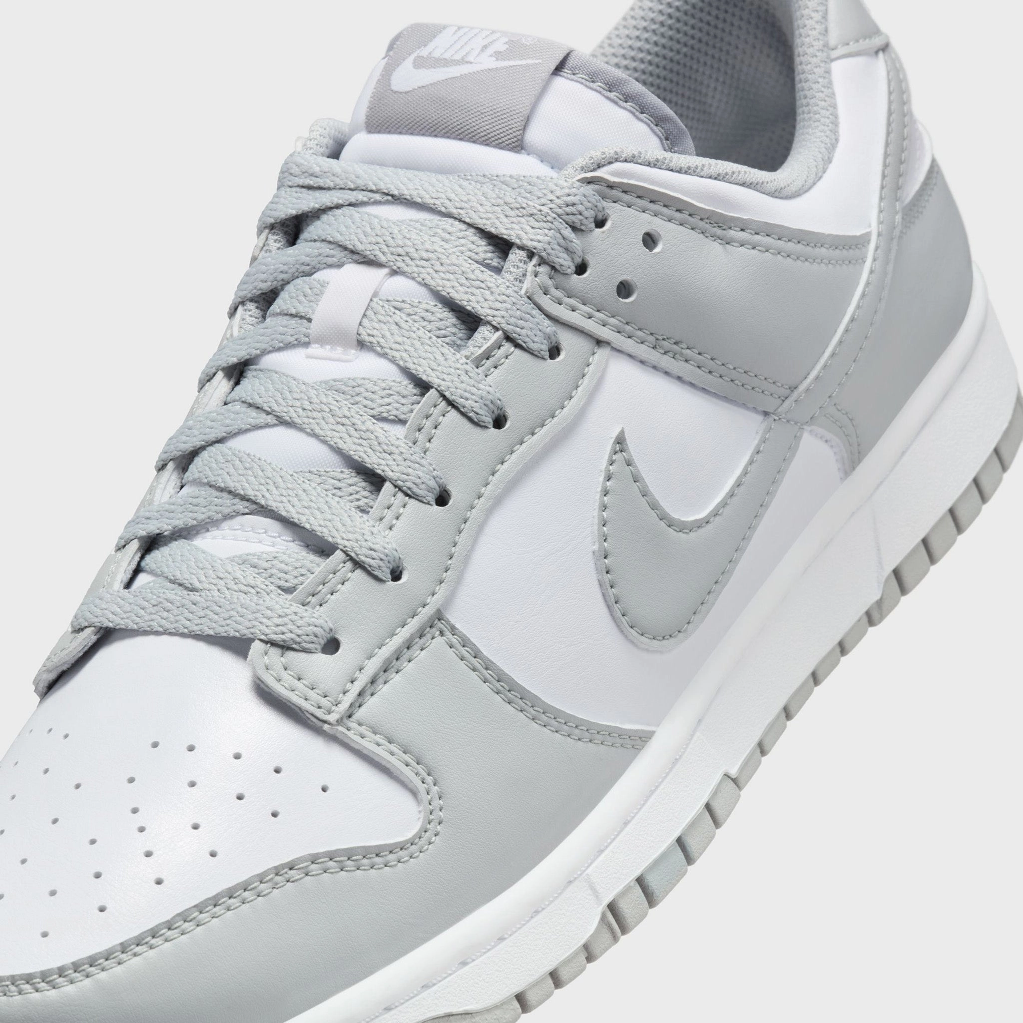 Nike Dunk Low Retro White / Light Smoke