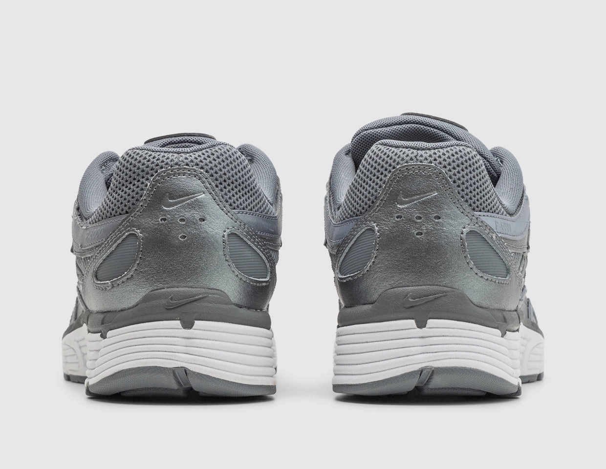 Nike P-6000 / Metallic Cool Grey / Cool Grey - White