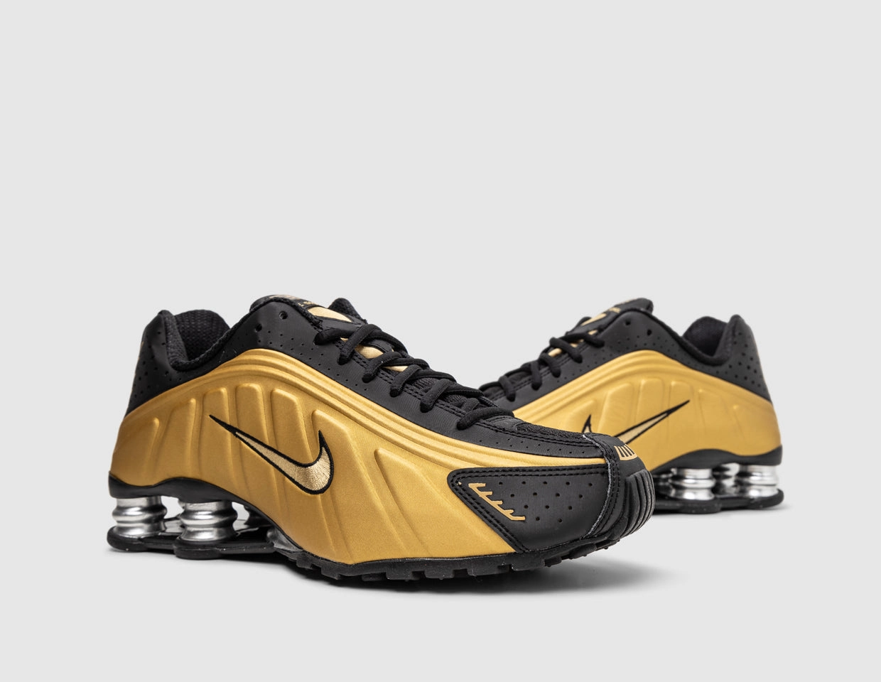 Nike Women's Shox R4 Black / Metallic Gold - Metallic Silver