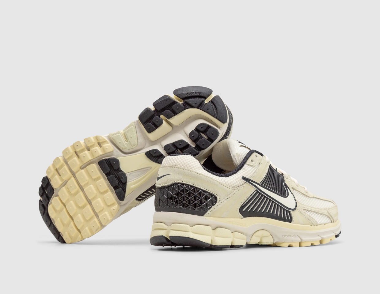 Nike Zoom Vomero 5 Alabaster / Pale Ivory - Black