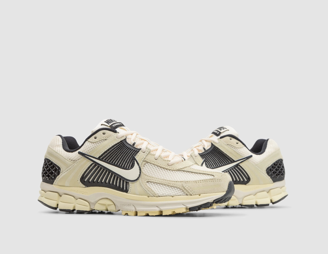 Nike Zoom Vomero 5 Alabaster / Pale Ivory - Black