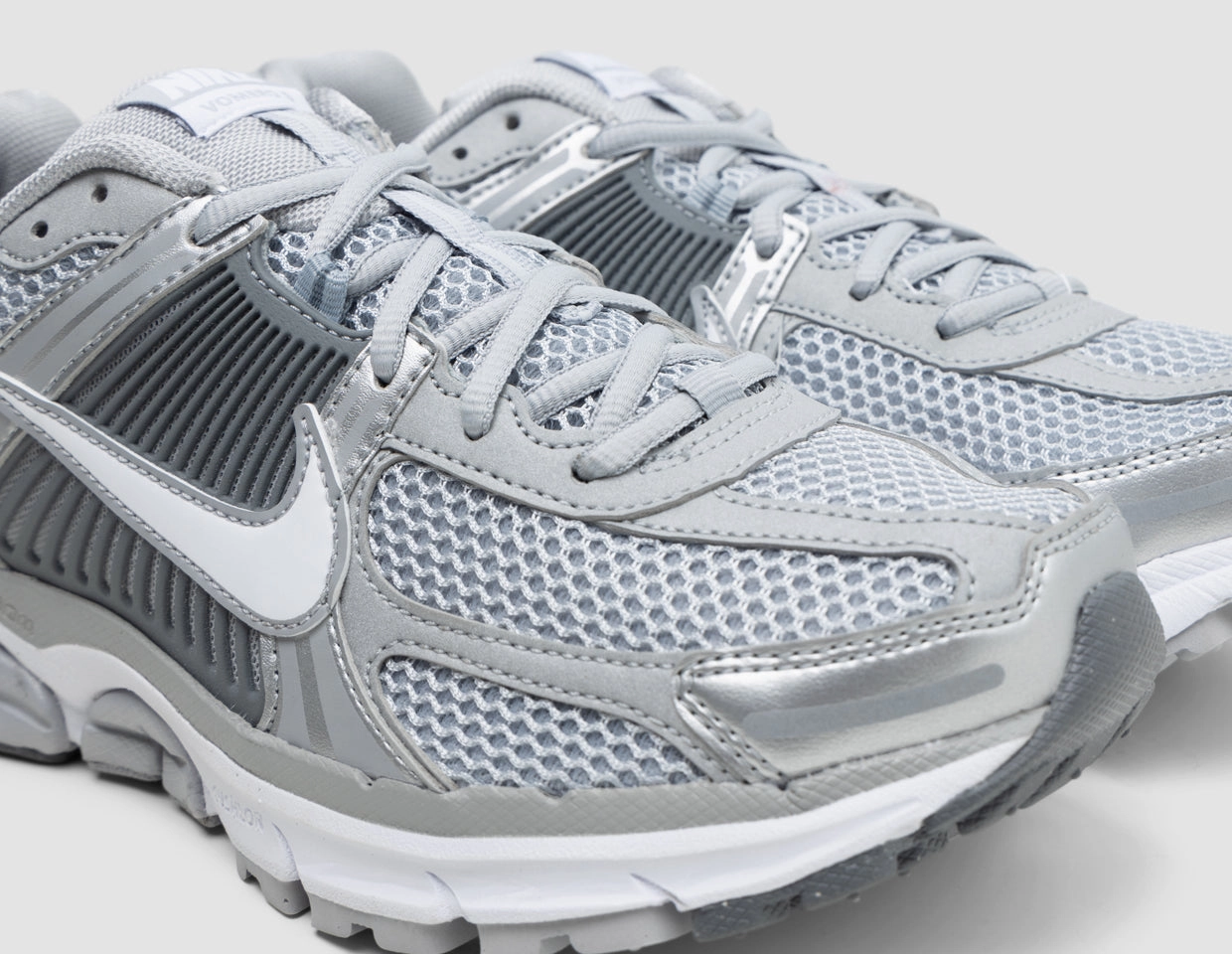 Nike Zoom Vomero 5 Wolf Grey / White - Metallic Silver
