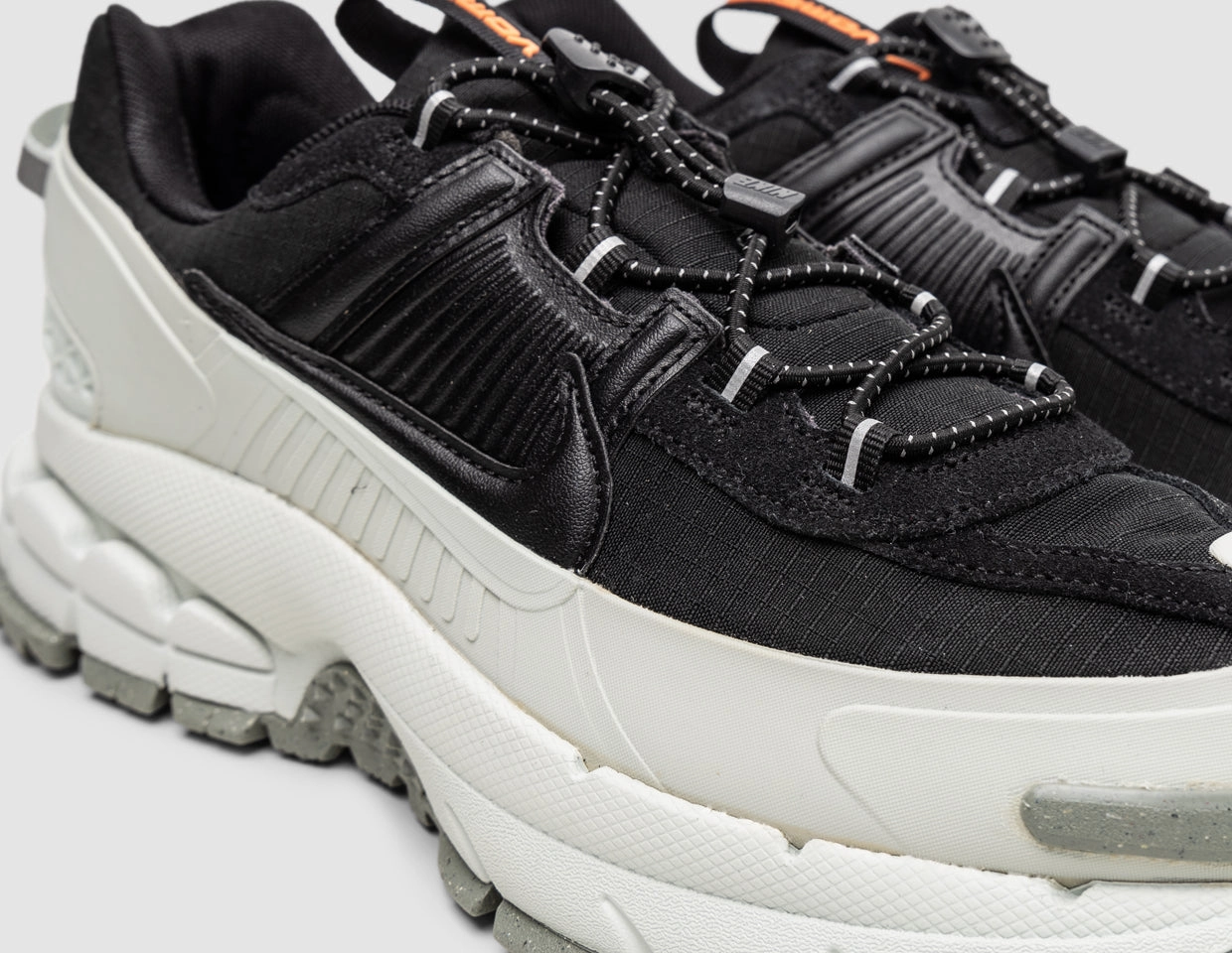 Nike Zoom Vomero Roam Black / Black - Light Silver