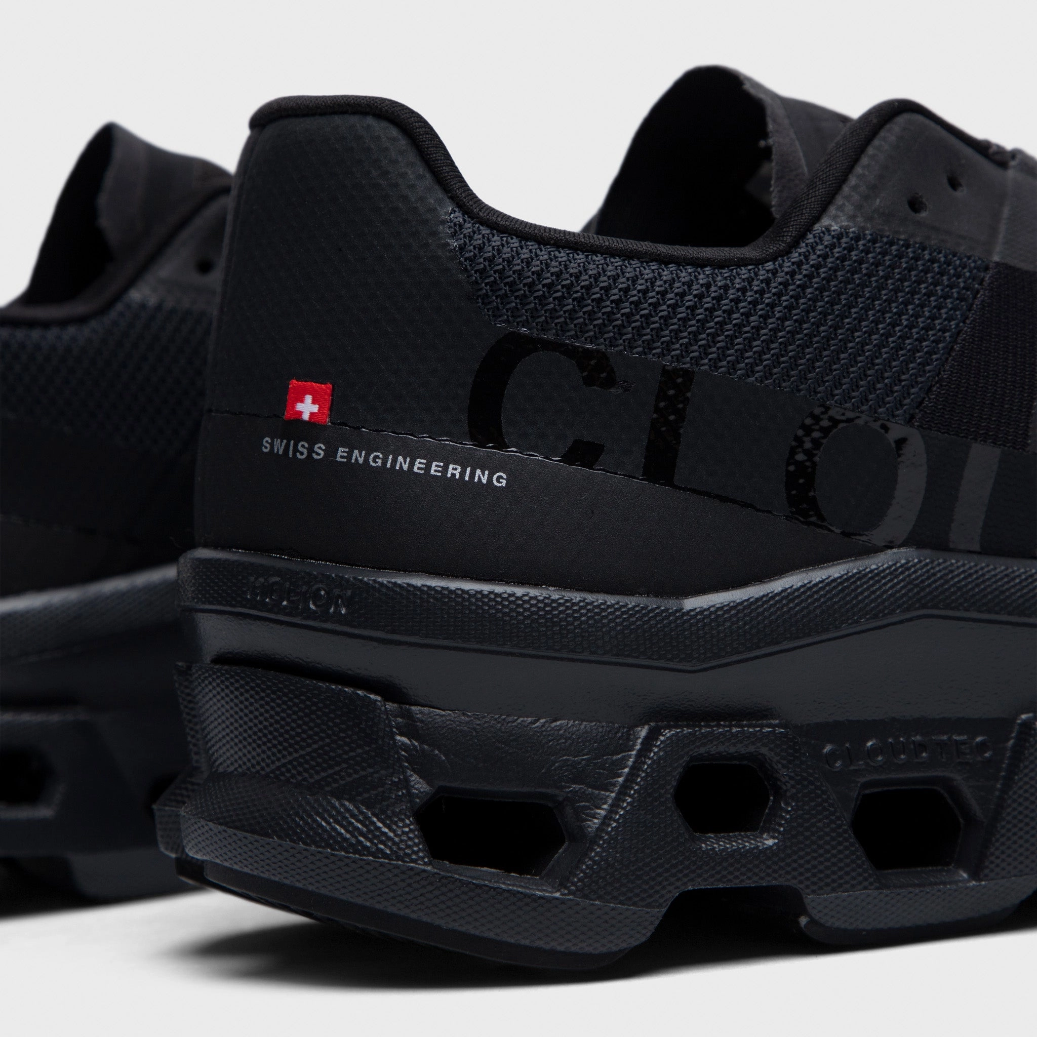 On Cloudmonster / All Black