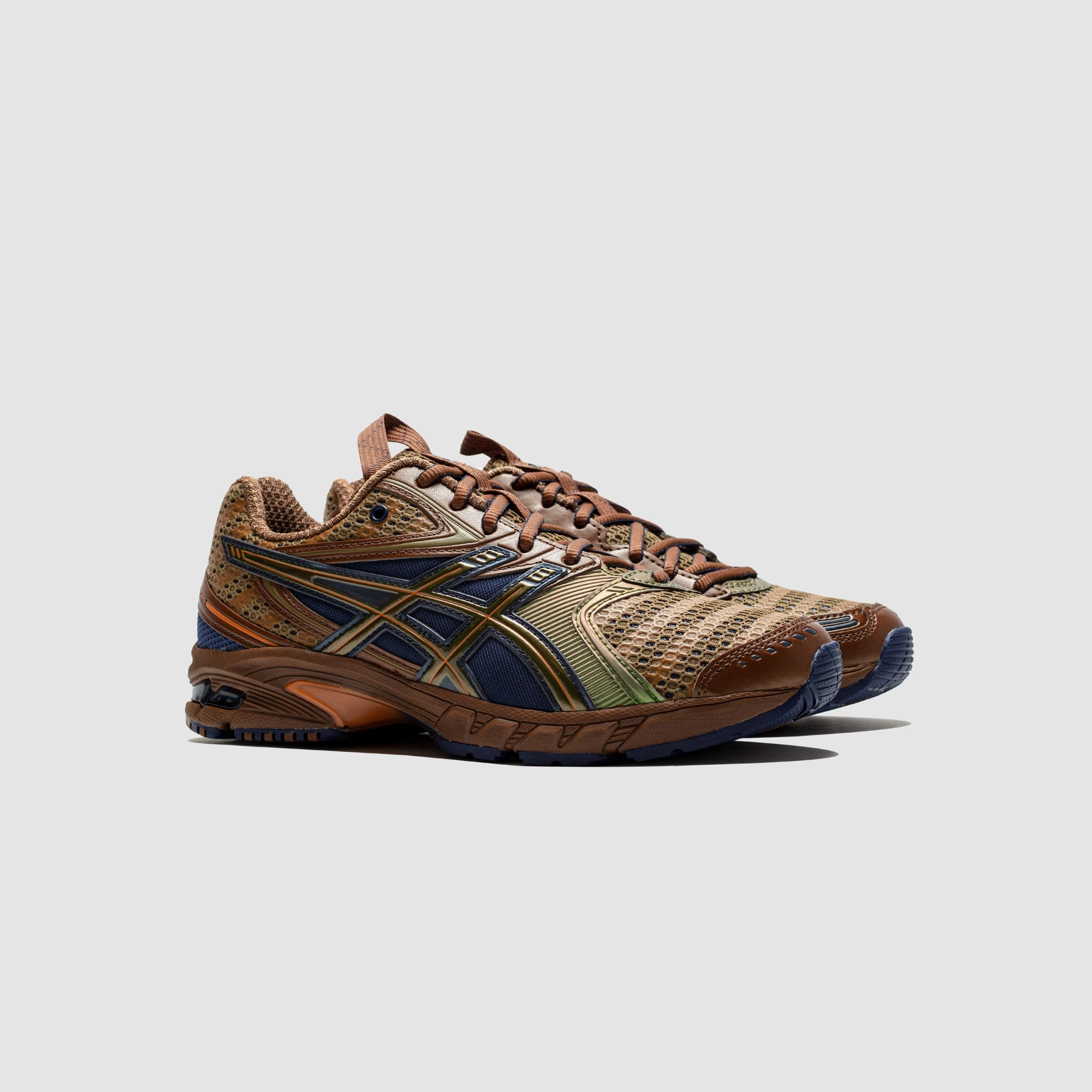 UB9-S GEL-DS TRAINER 14 DESERT CAMP