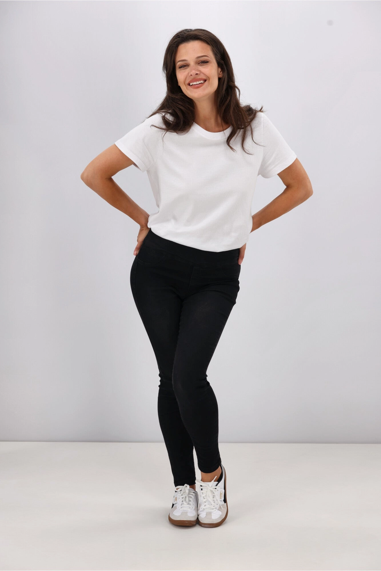 Wakee Denim Moxy Pull On Jean Black
