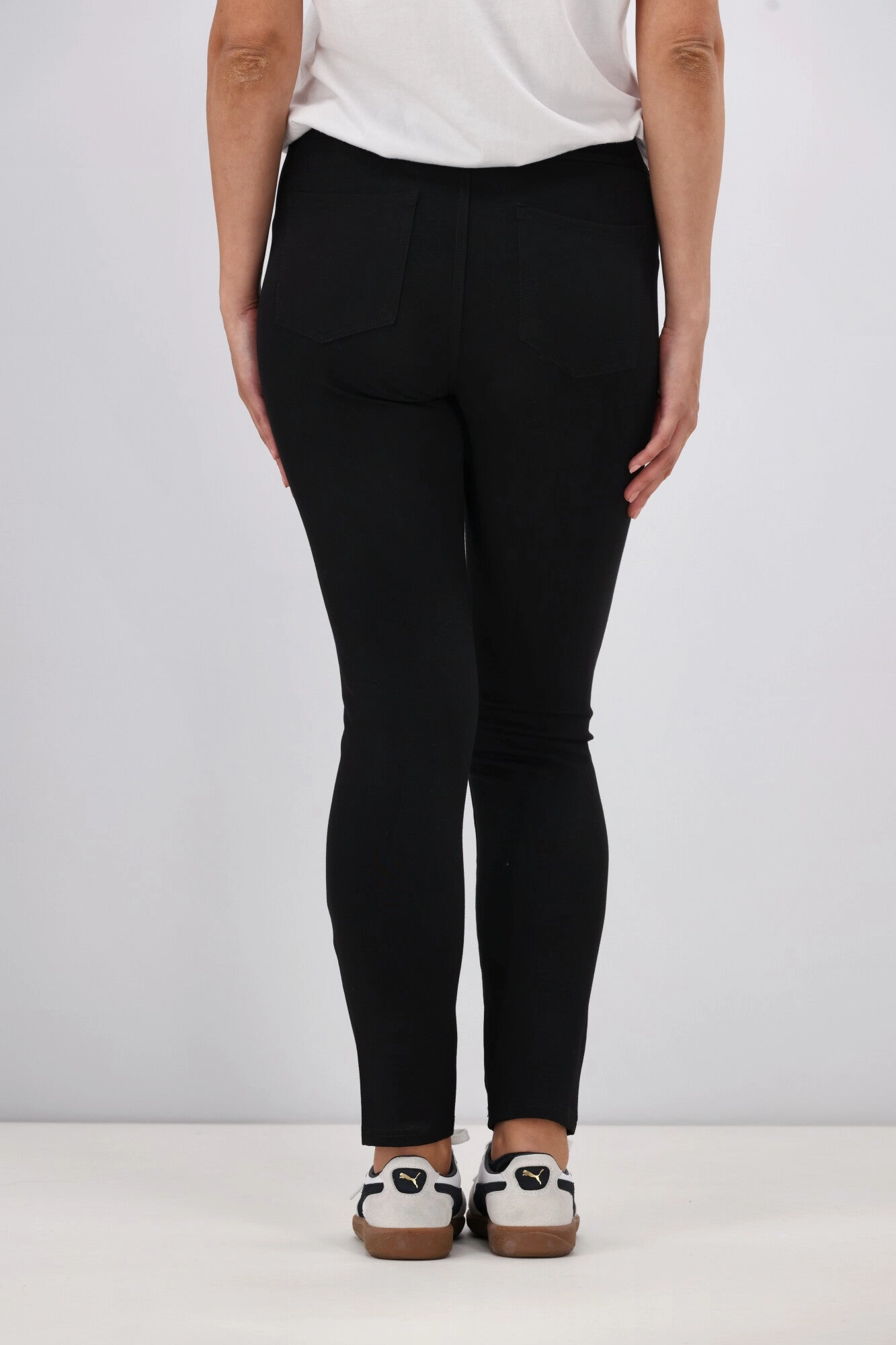 Wakee Denim Moxy Pull On Jean Black
