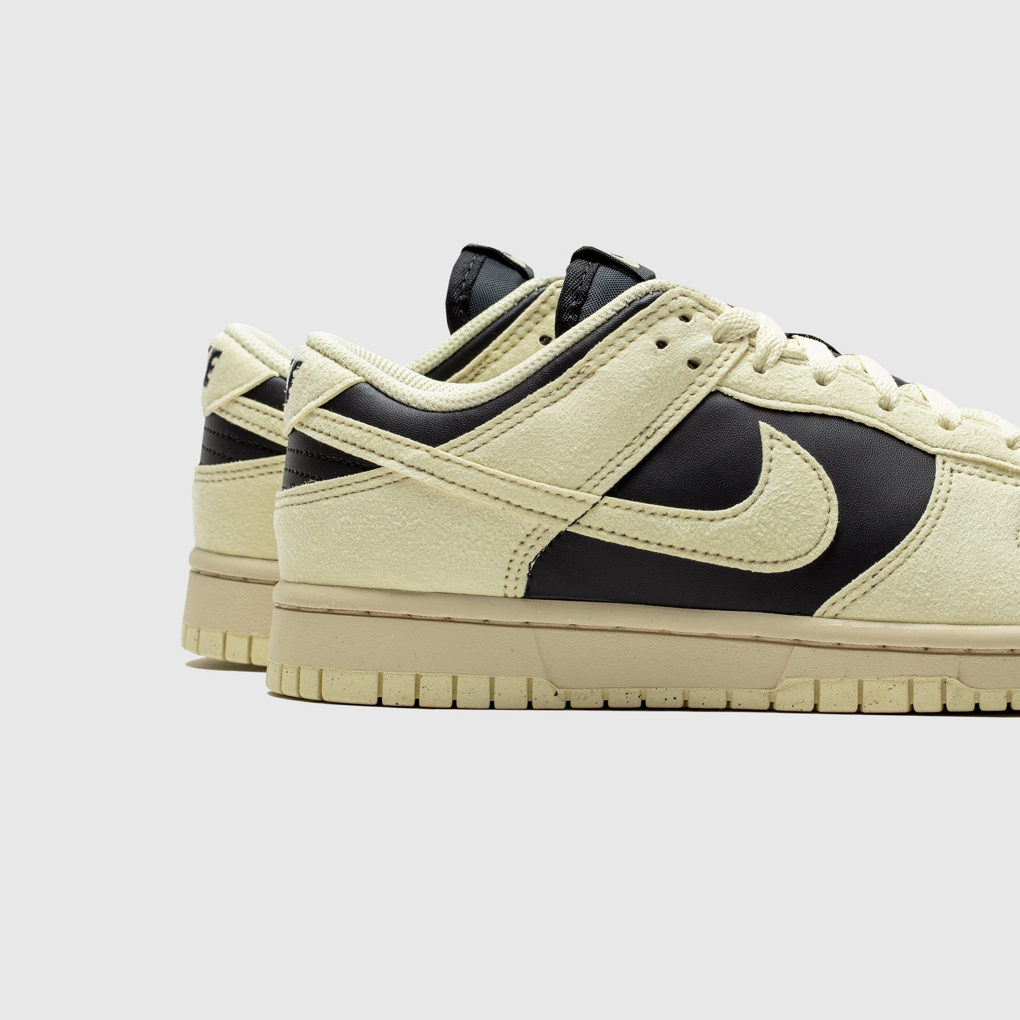 WMNS DUNK LOW ALABASTER