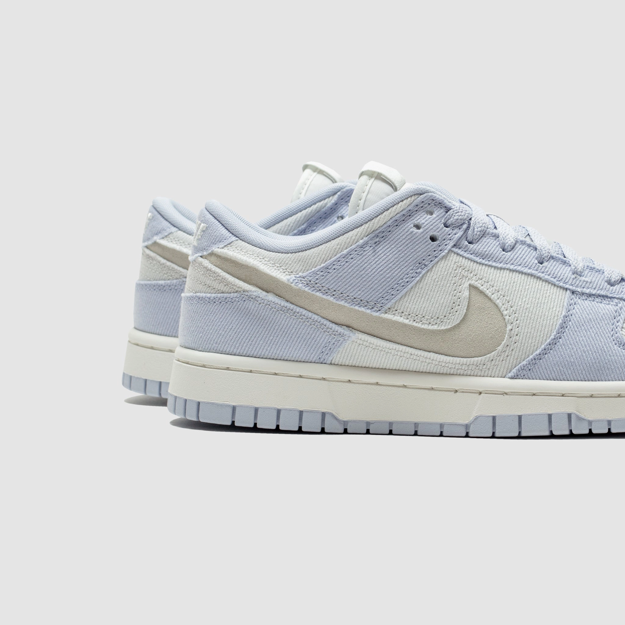 WMNS DUNK LOW GHOST