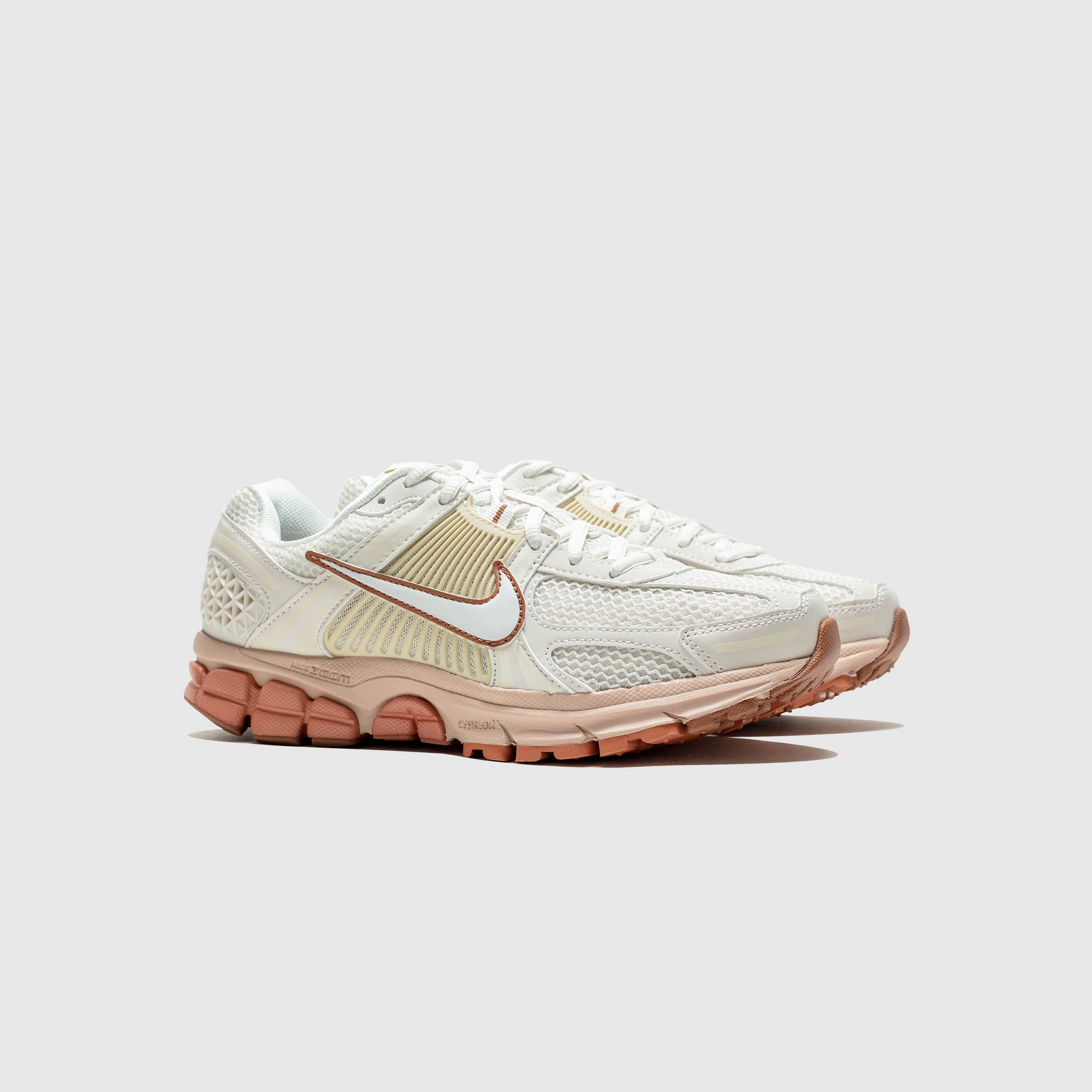 WMNS ZOOM VOMERO 5 PARTICLE BEIGE