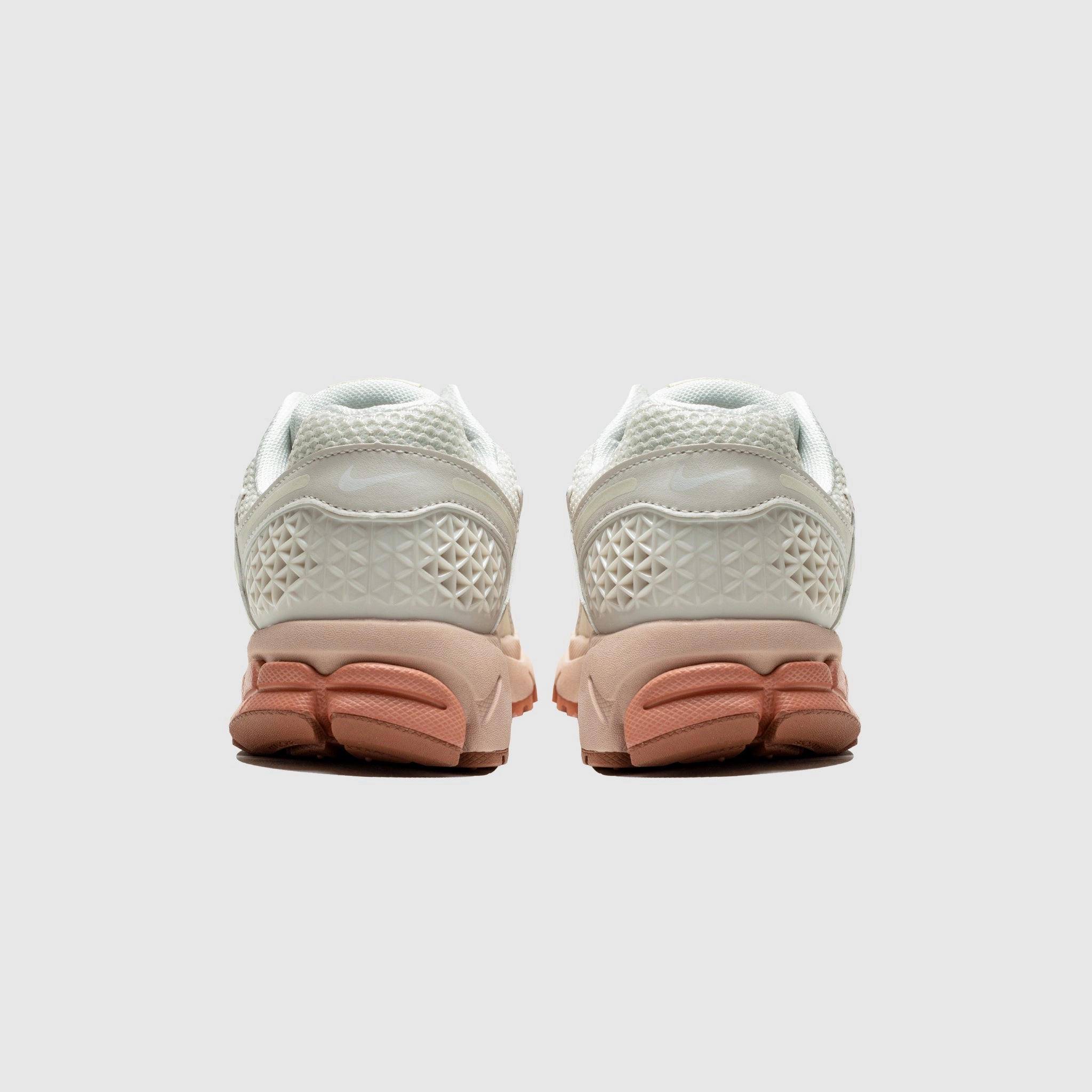 WMNS ZOOM VOMERO 5 PARTICLE BEIGE