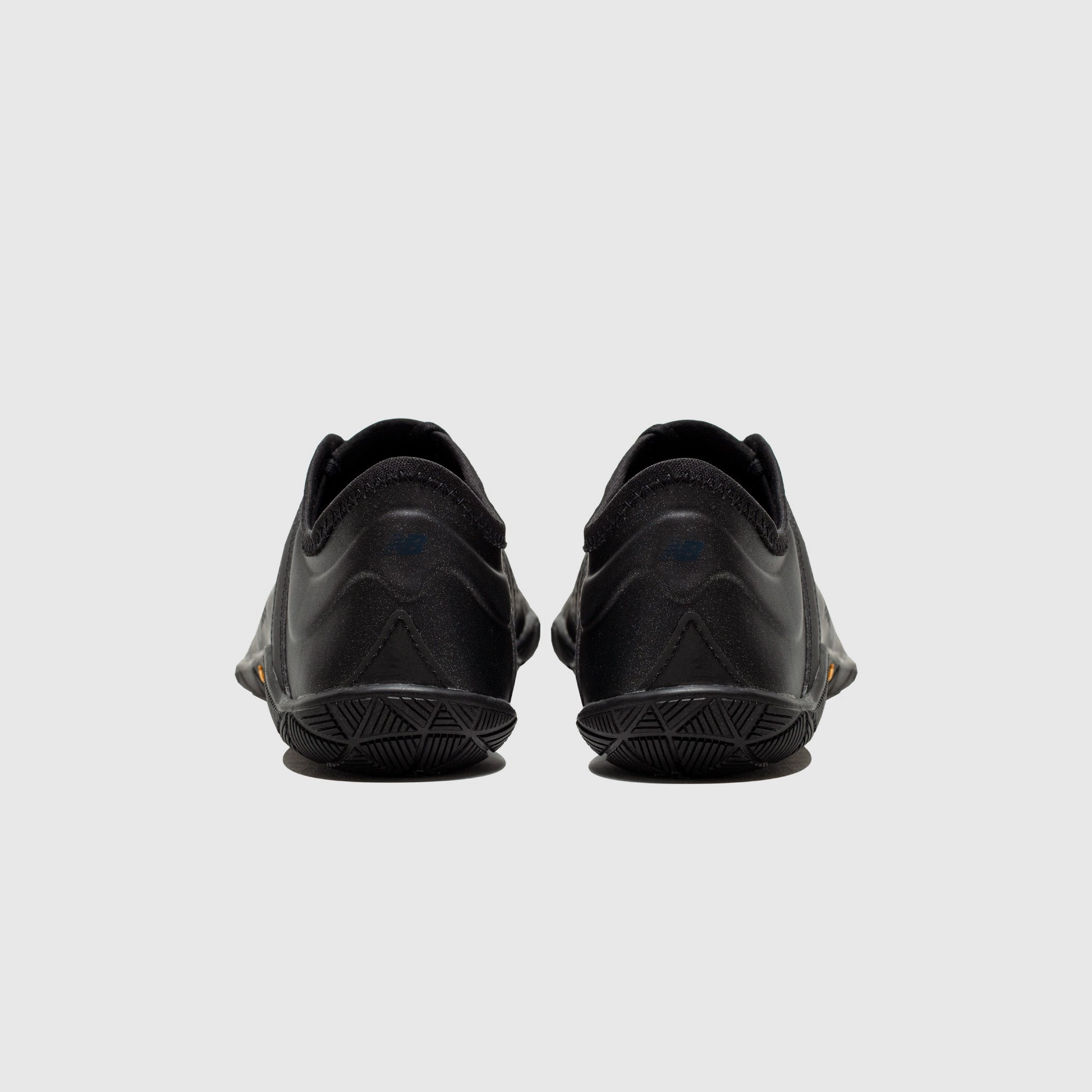 X NEW BALANCE UX200L BLACK
