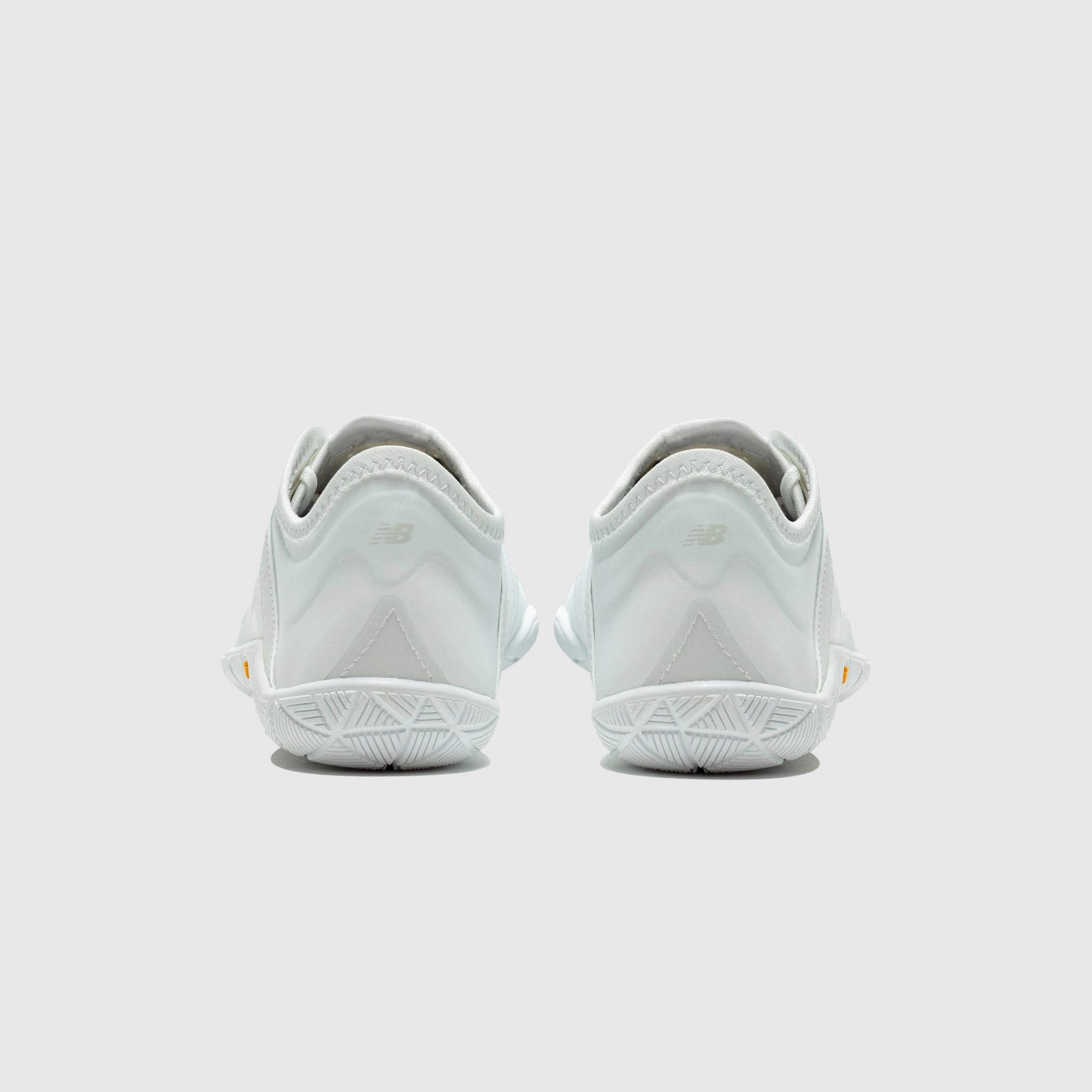 X NEW BALANCE UX200L WHITE